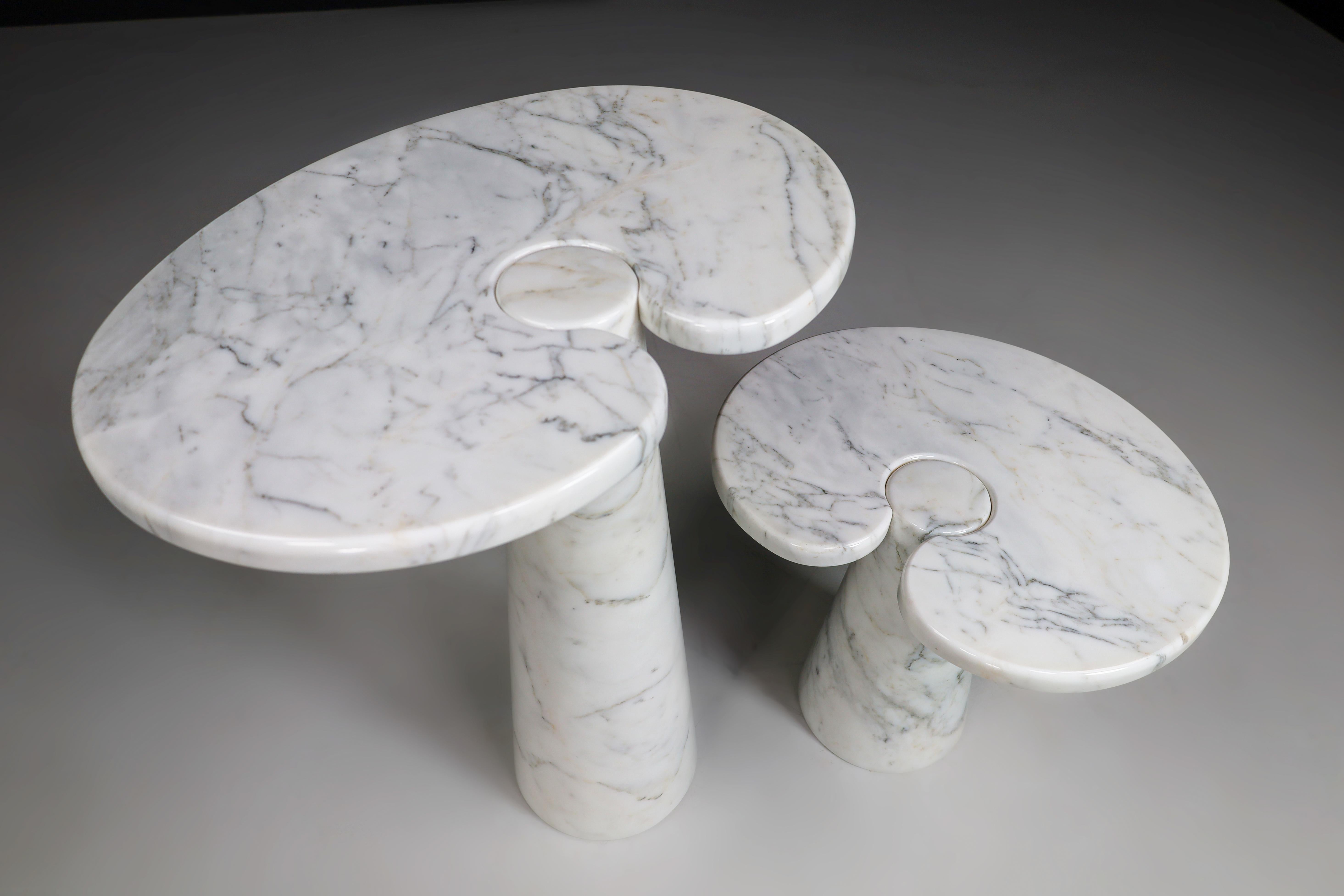 Set of 2 white Carrara marble console tables model ''Eros'' by Angelo Mangiarotti for Skipper - Italy 1970s

Designed by Angelo Mangiarotti for Skipper from the 'Eros' series. Iconic white Carrara marble console tables with top fitted on a conical