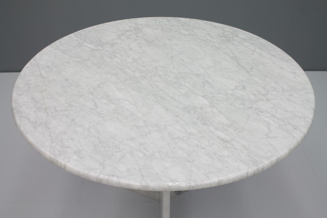 White Carrara Marble Dining Table, Italy, 1970s 3