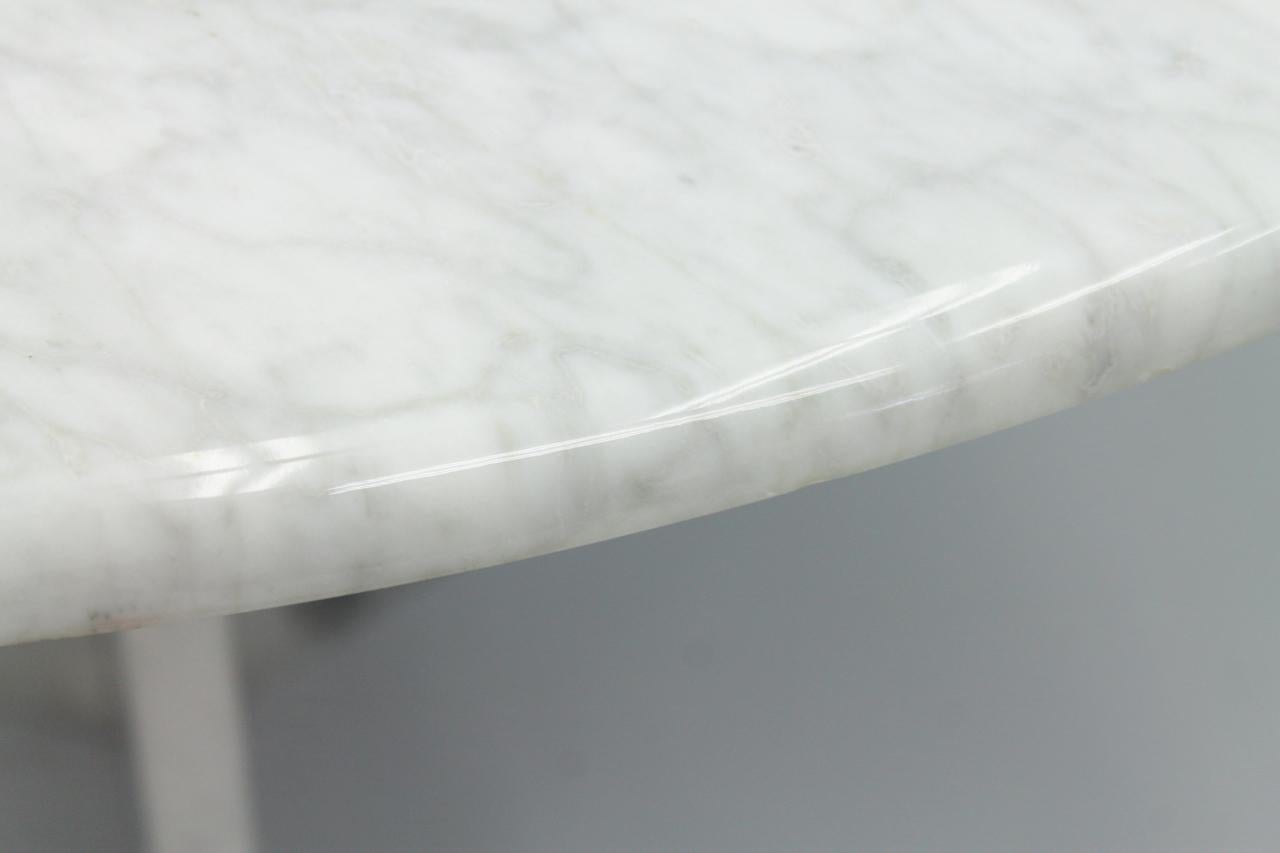 Late 20th Century White Carrara Marble Dining Table, Italy, 1970s