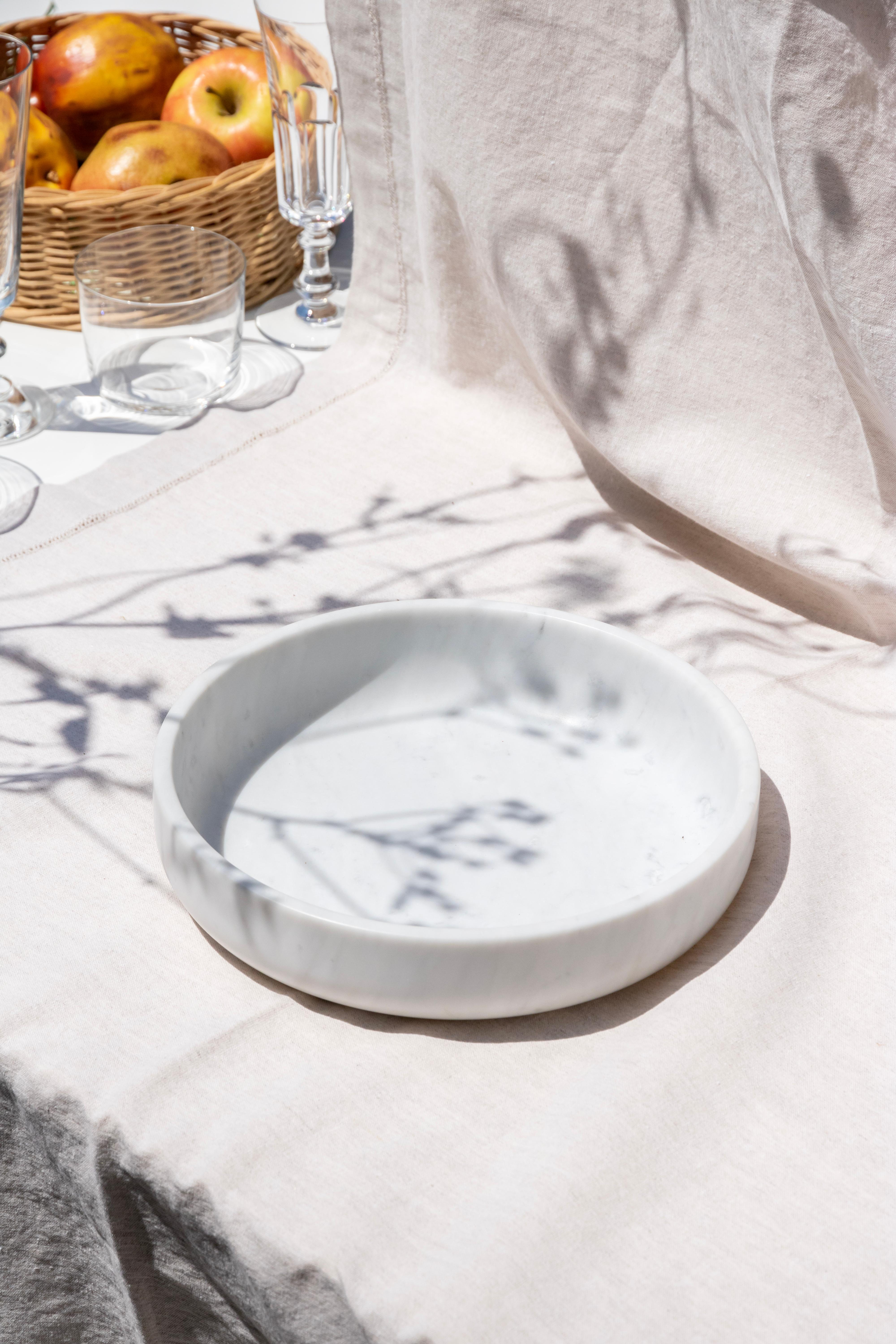 Postmoderno Ciotola Diogenèa in marmo bianco di Carrara di Studio A in vendita
