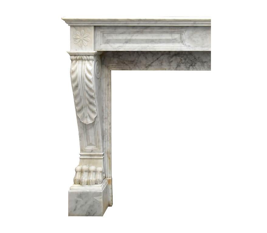 Nice white carrara marble fireplace mantel from the 19th Century.
With Lion’s leggs to place in front of the chimney.