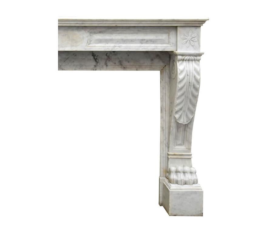White carrara marble fireplace mantel 19th Century In Fair Condition For Sale In Udenhout, NL