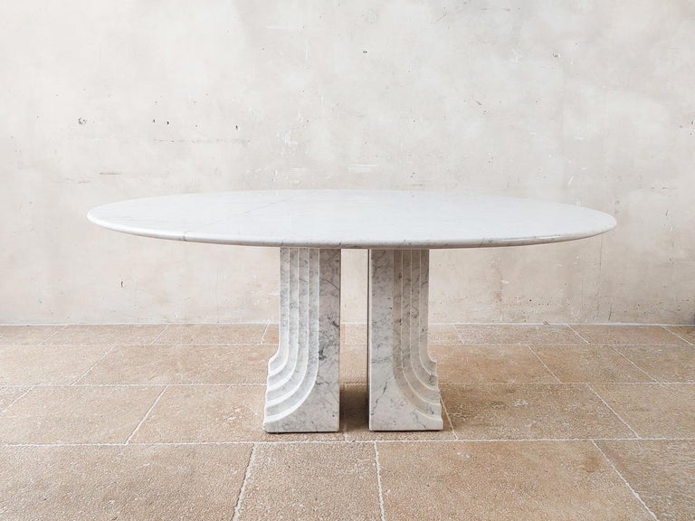 Late 20th Century White Carrara Marble Oval Dining Table by Carlo Scarpa, Italy, 1970s For Sale
