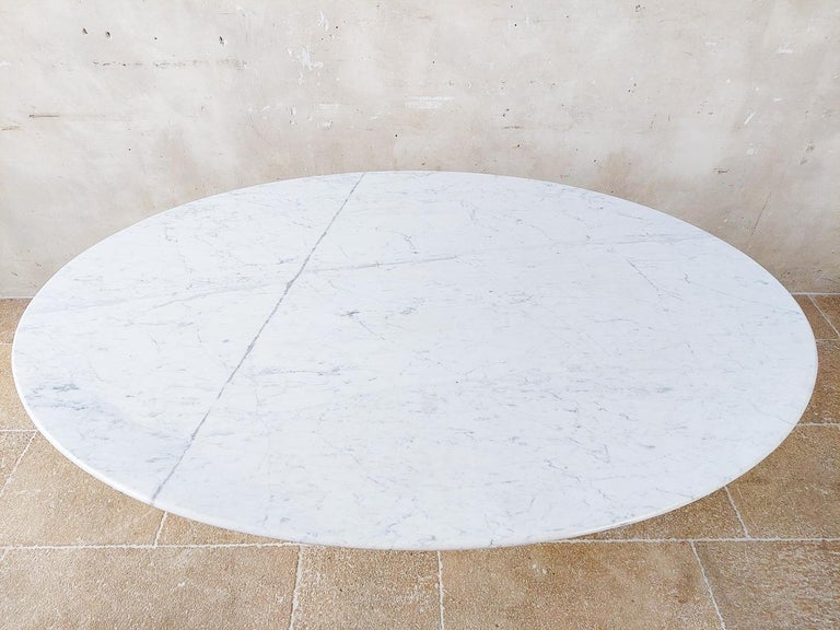 White Carrara Marble Oval Dining Table by Carlo Scarpa, Italy, 1970s For Sale 2