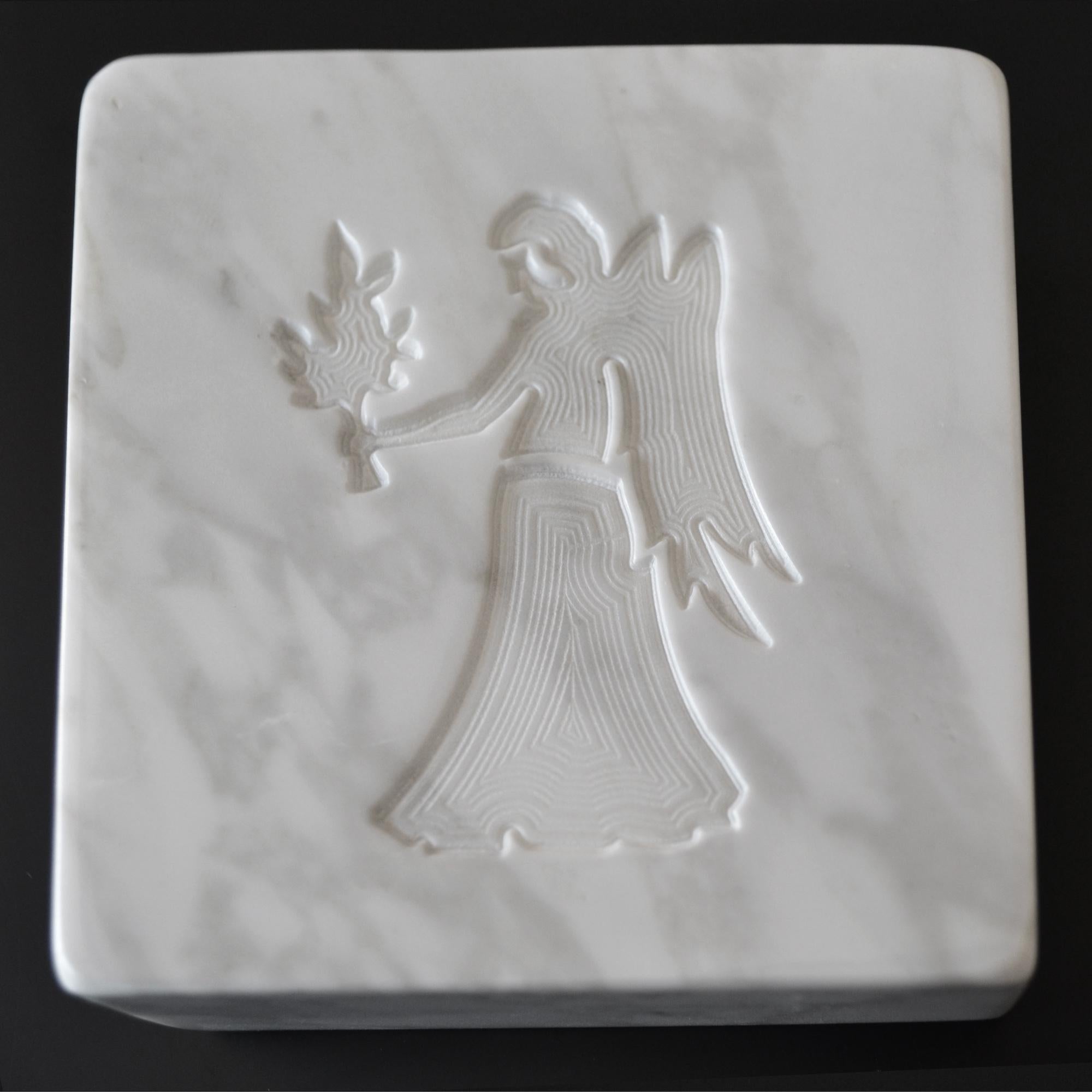 Paperweight manufactured in White Carrara Italian marble with inlaid zodiac sign. You can choose the sign, see on the diagram.
Weight: kilos 0.9 each one

For EU buyers this piece is subject to additional VAT tax, which will be added to the price