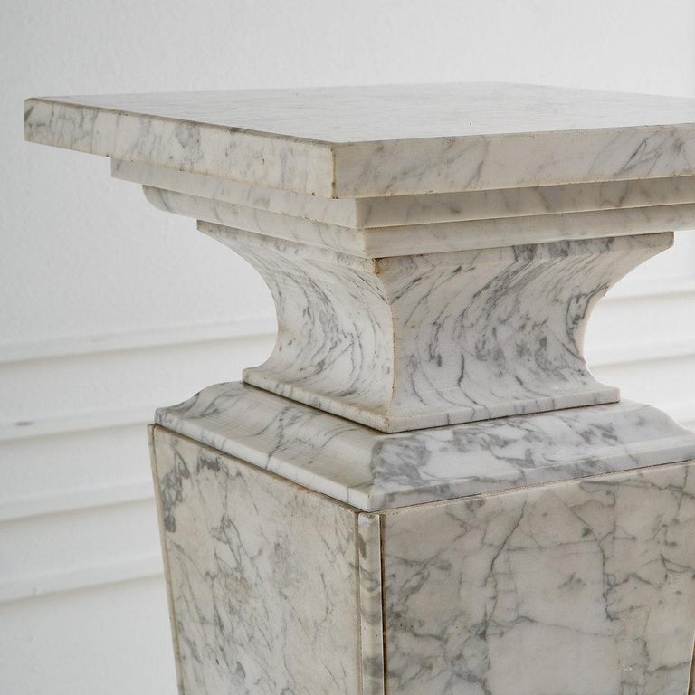 White Carrara Marble Pedestal with Rotating Top For Sale at 1stdibs