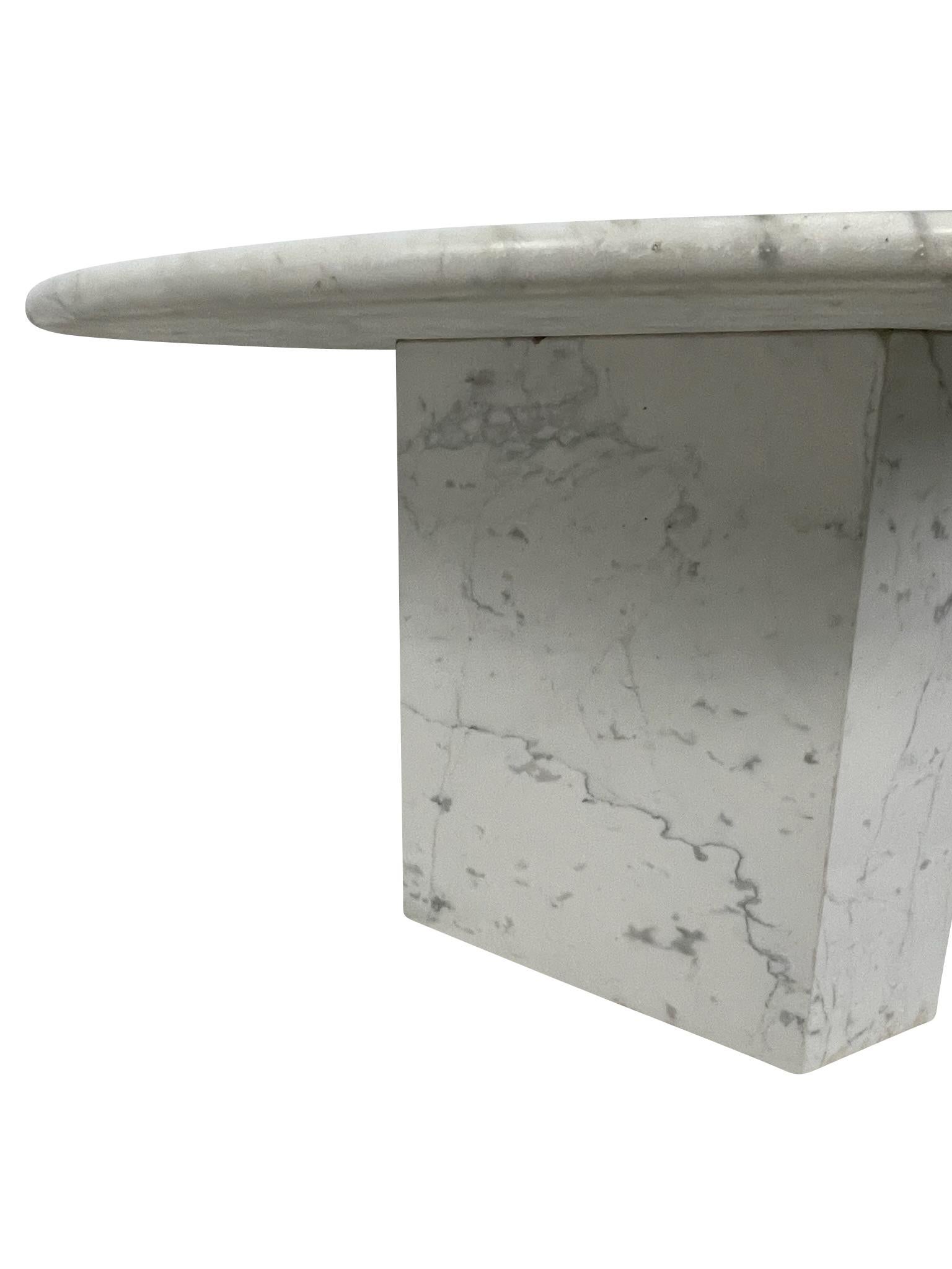 Mid-Century Modern White Carrara Marble Round Table with 3-Sided Polygon Base For Sale