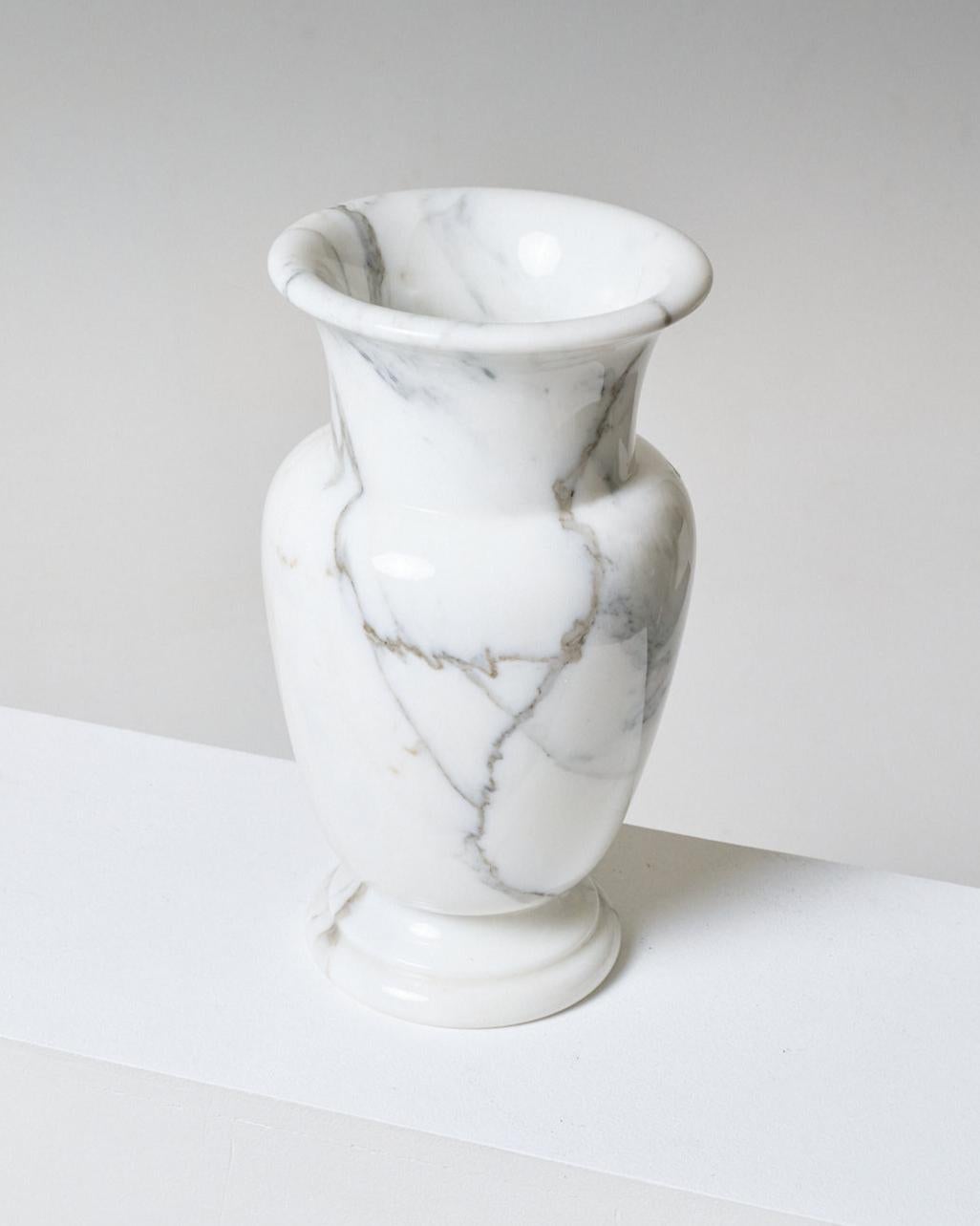 European White Carrara marble vase, 1970s For Sale