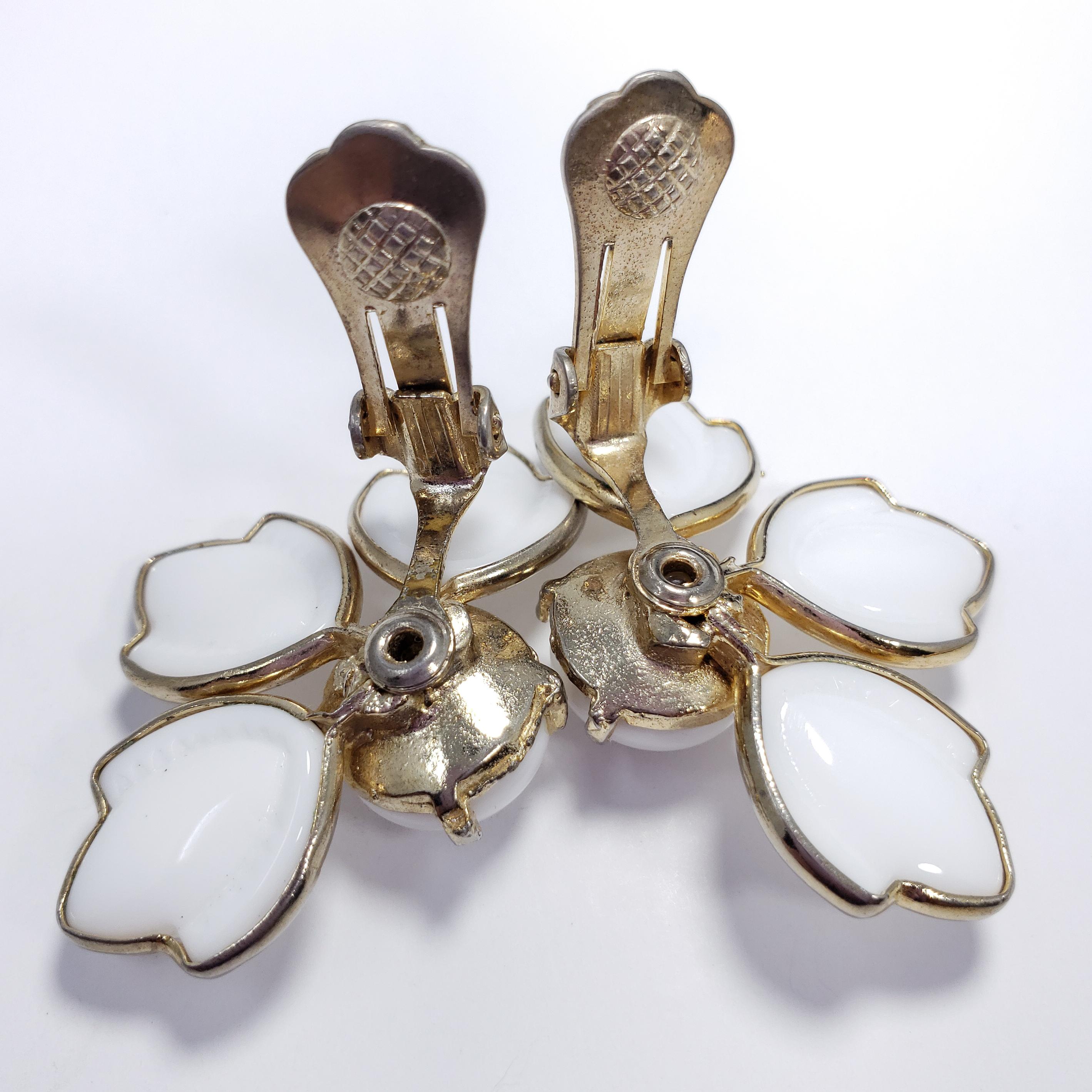 White Carved Glass Petal Clip on Earrings in Gold, Mid 1900s For Sale 1