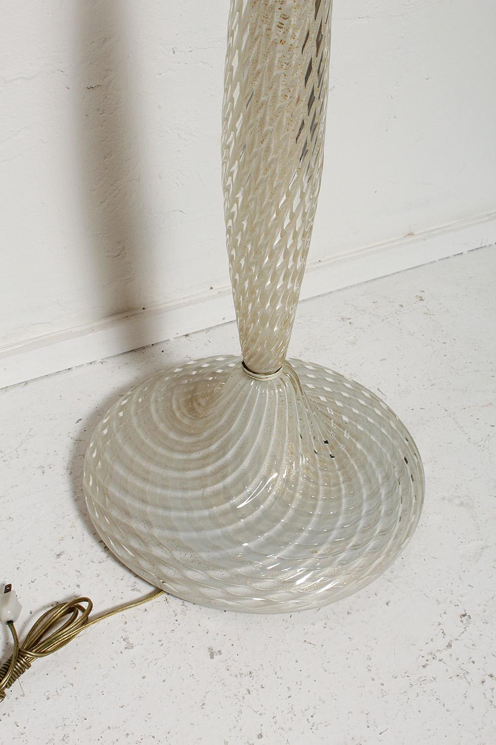 Mid-Century Modern White Cased Murano Glass Floor Lamp with Gold Leaf Inclusions, circa 1950 For Sale