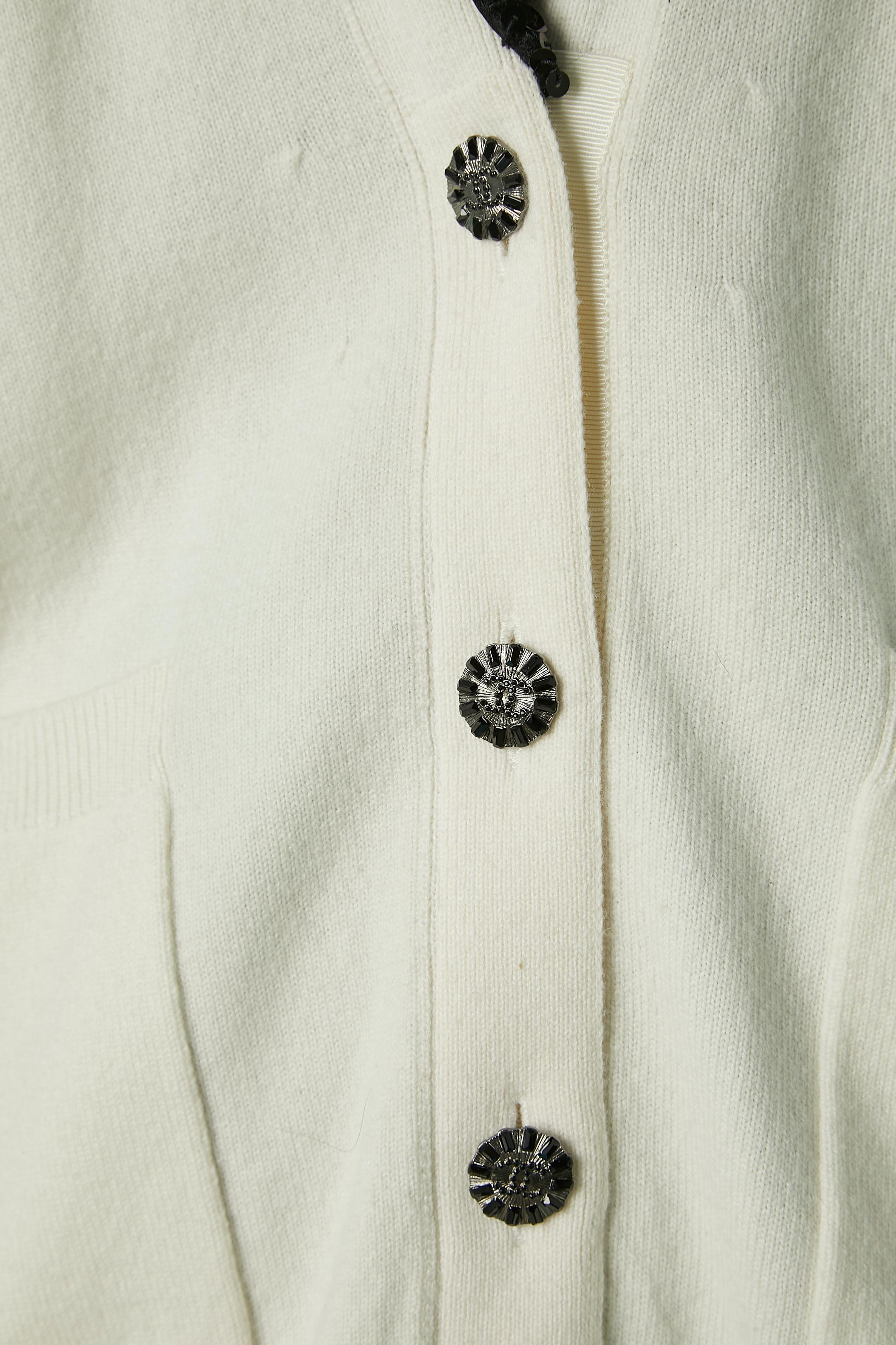 White cashmere cardigan with black sequin collar CHANEL  In Excellent Condition For Sale In Saint-Ouen-Sur-Seine, FR