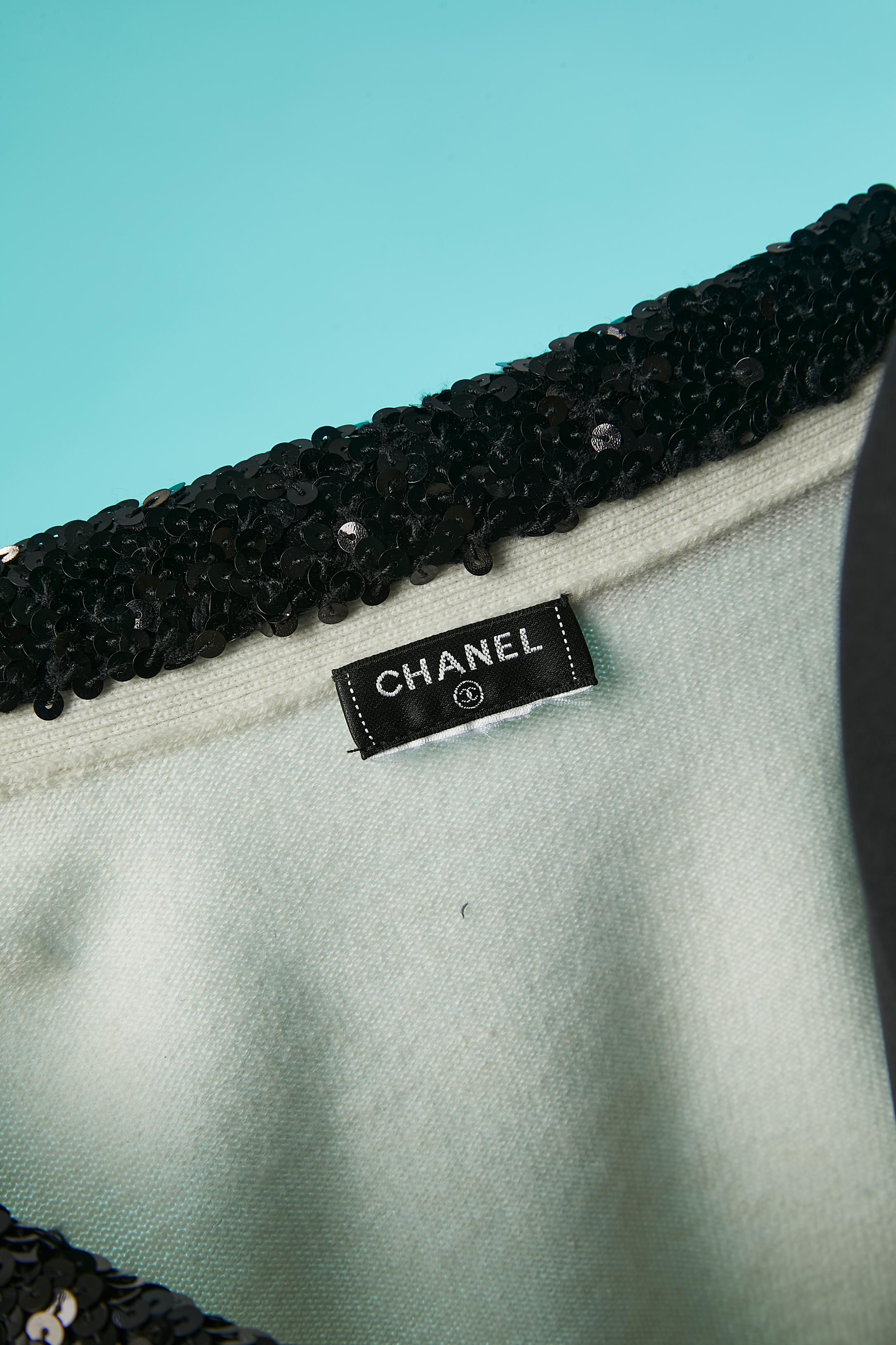 White cashmere cardigan with black sequin collar CHANEL For Sale 2
