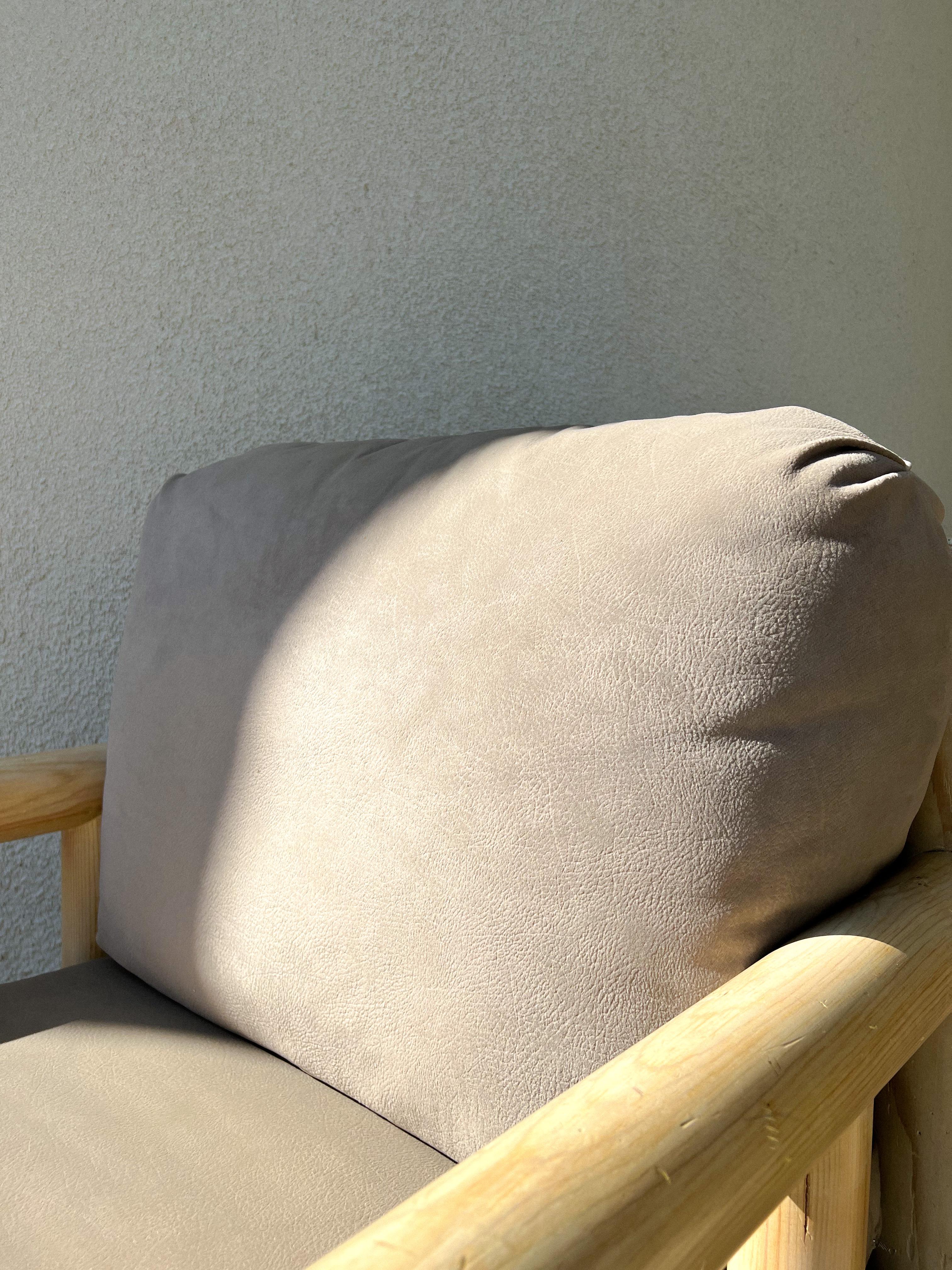 White Cedar Log Lounge Chair 4