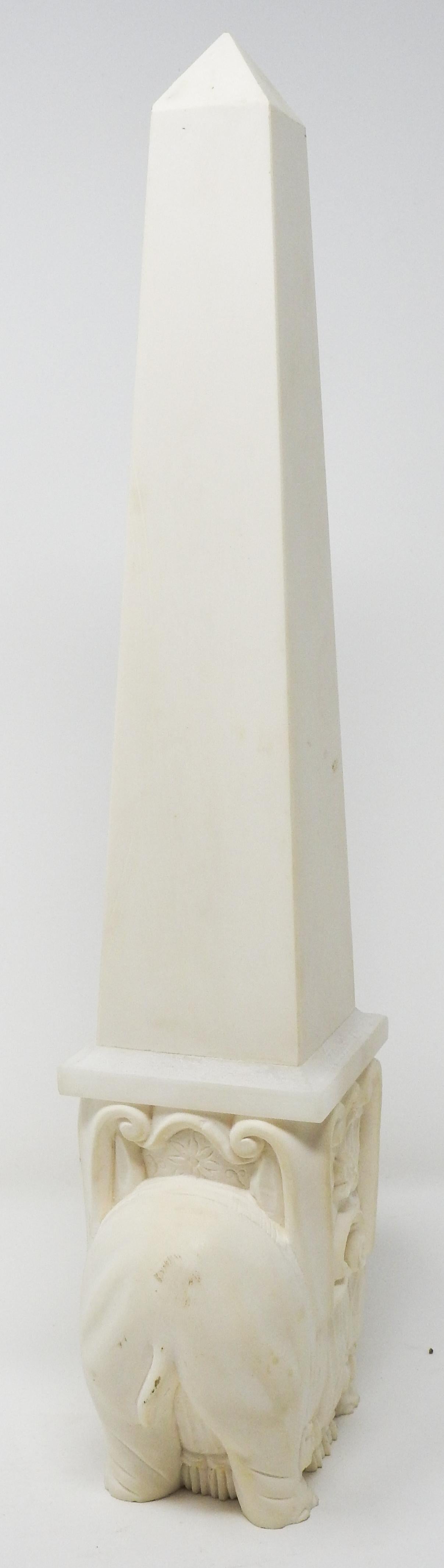 White Ceramic and Glass Elephant Obelisk, Vintage For Sale 3