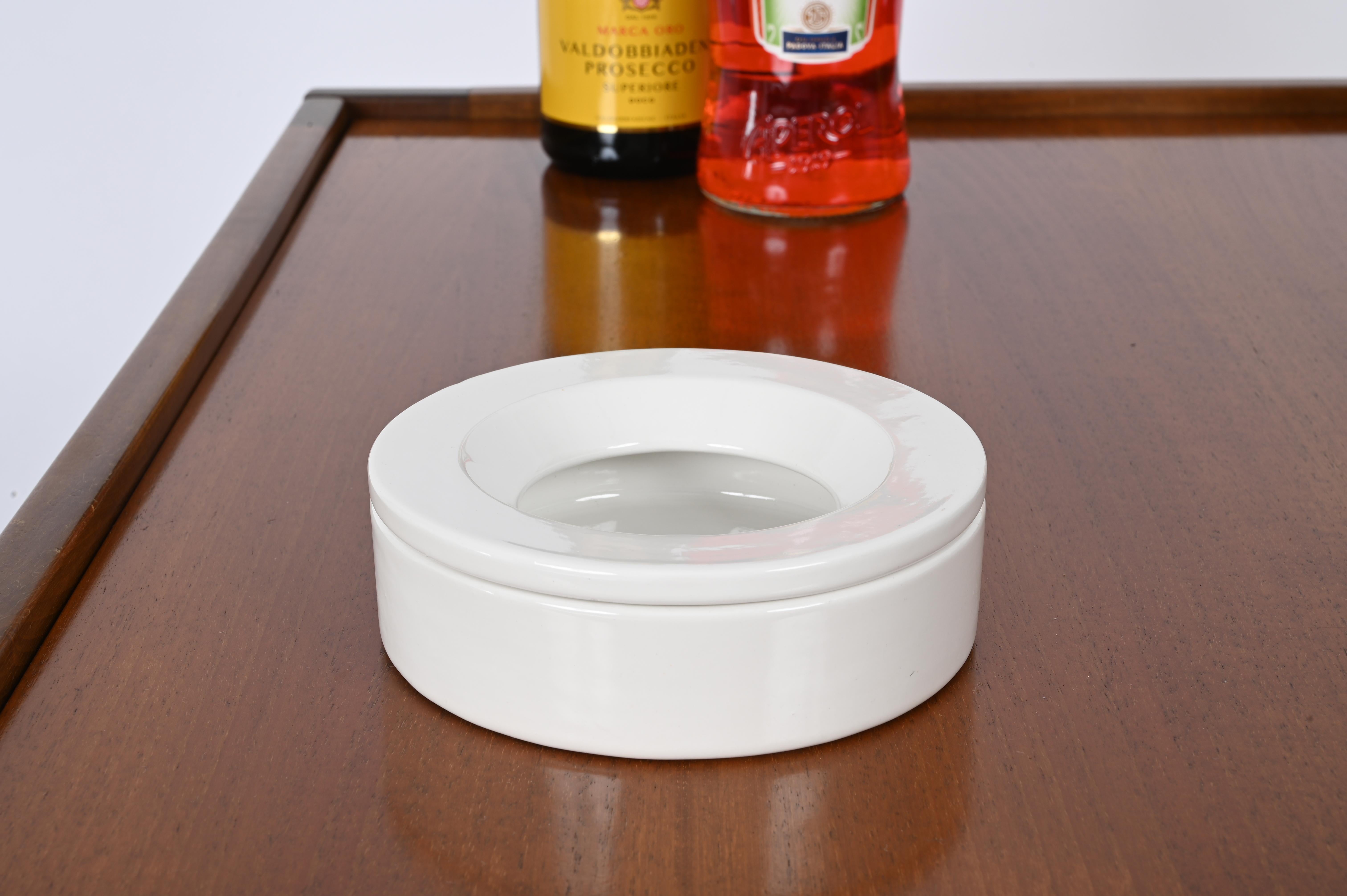 20th Century White Ceramic Ashtray Signed by Angelo Mangiarotti for Danese Milano, Italy 1964 For Sale