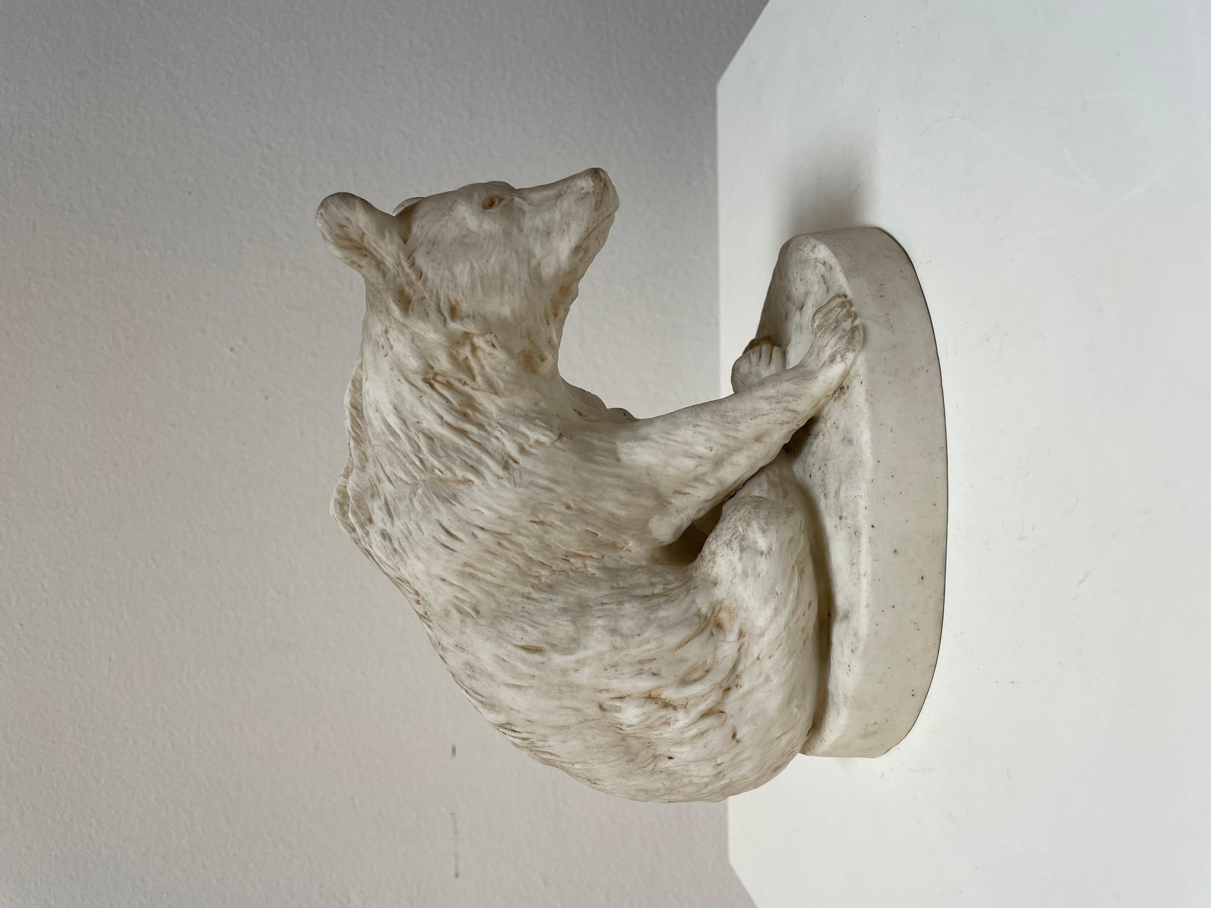 Art nouveau Sculpture d'ours en céramique blanche de Stellmacher Teplitz, 19ème siècle en vente