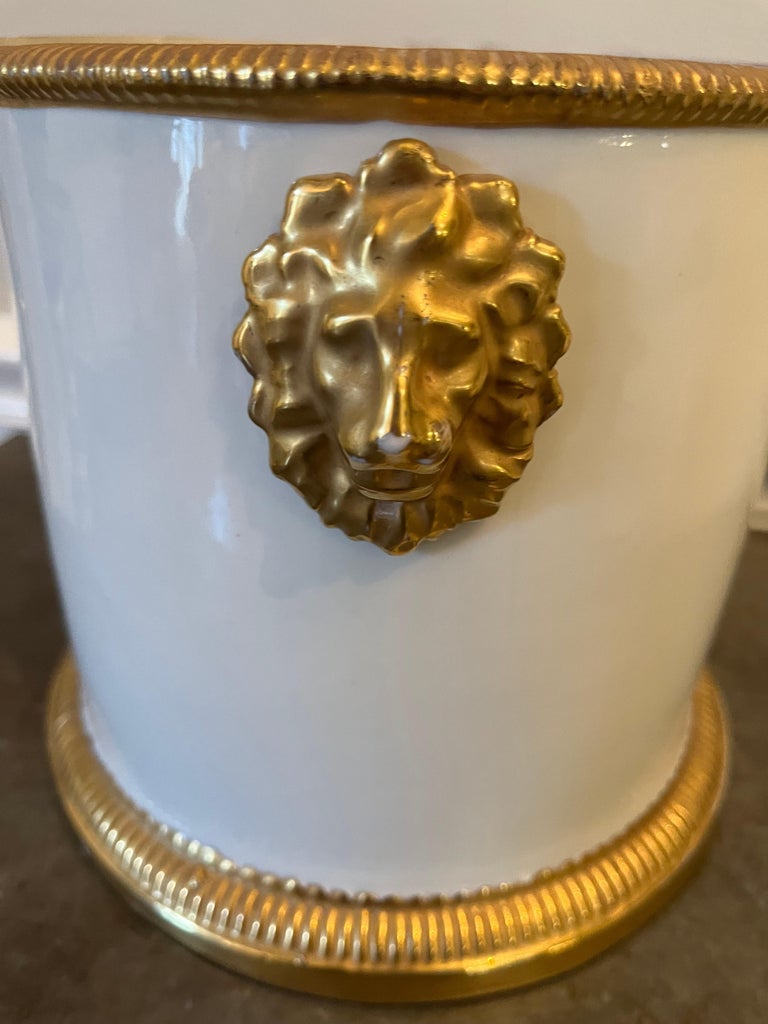 White Ceramic Cache Pot Having Gilt Beaded Trim and Lion Heads by Mottahedeh In Good Condition In Chicago, IL