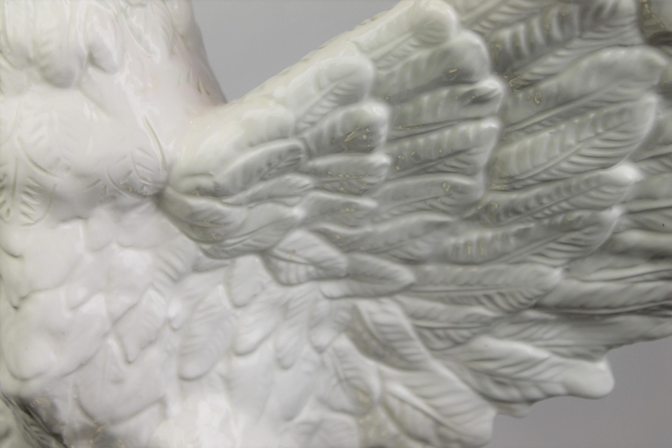 White Ceramic Eagle Sculpture, Italy, 1970s In Good Condition In Antwerp, BE