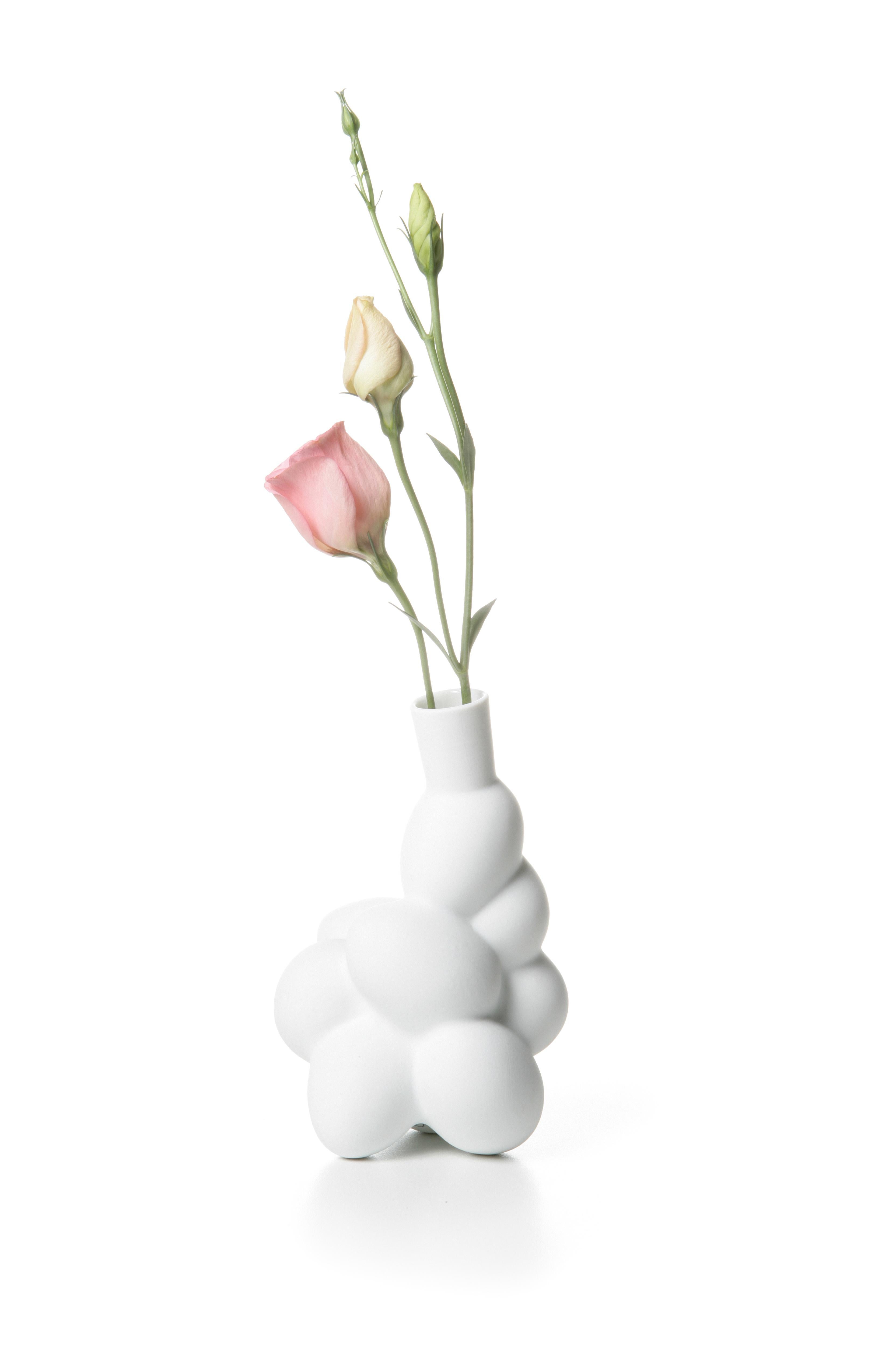 Modern White Ceramic Egg Vase in 3 Sizes by Marcel Wanders for Moooi For Sale