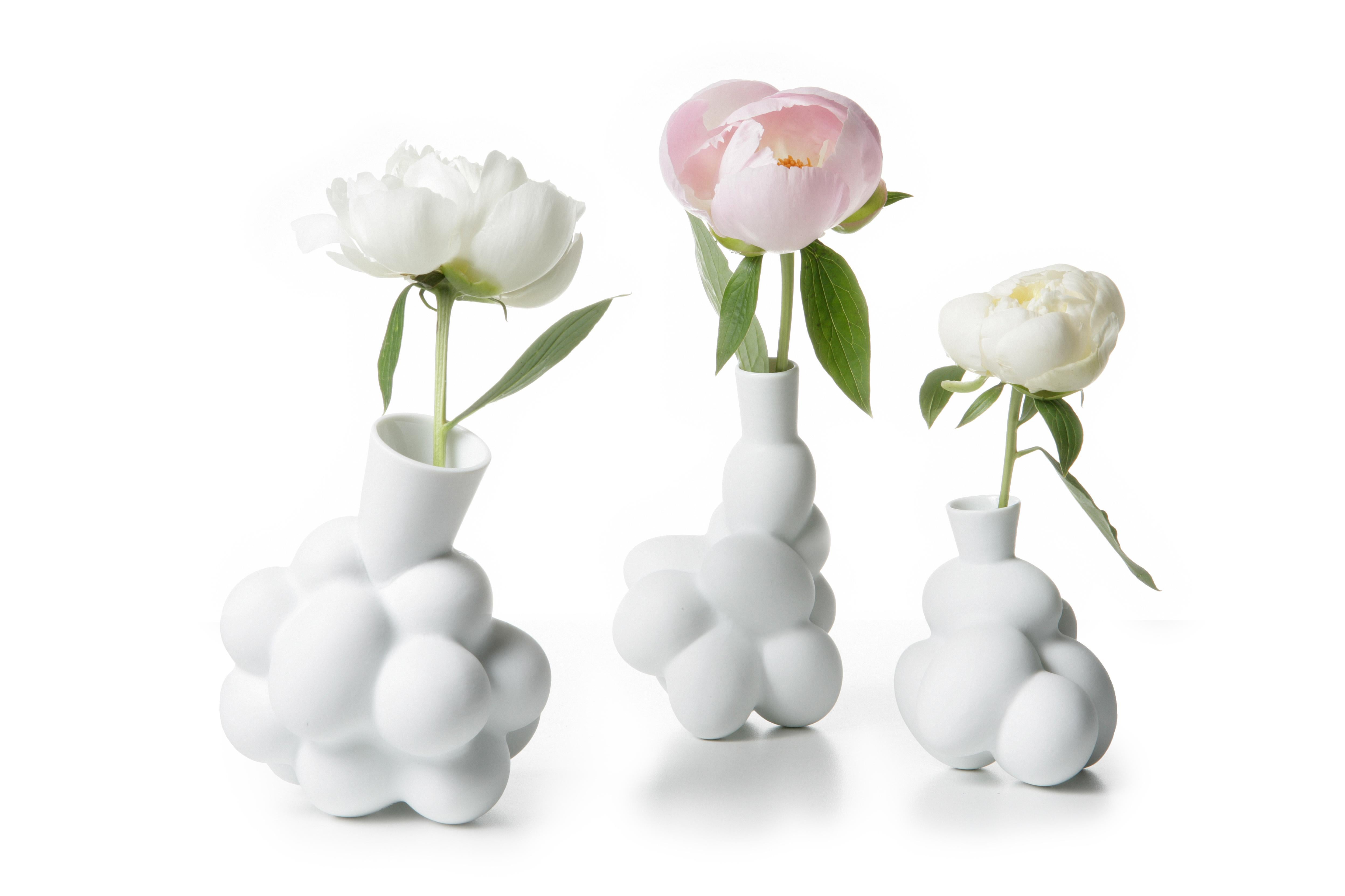 Dutch White Ceramic Egg Vase in 3 Sizes by Marcel Wanders for Moooi For Sale