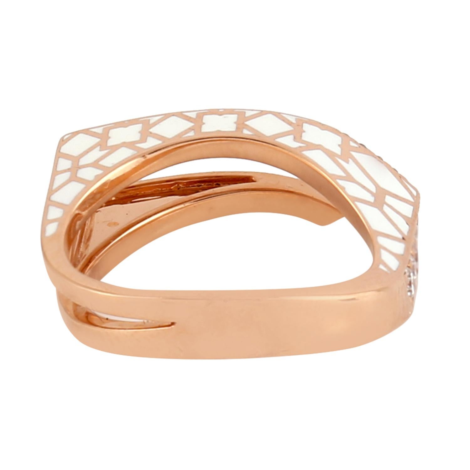 Weißer Keramik-Intarsienring mit Goldmuster in einem architektonischen Ring mit VS-Diamanten (Gemischter Schliff) im Angebot
