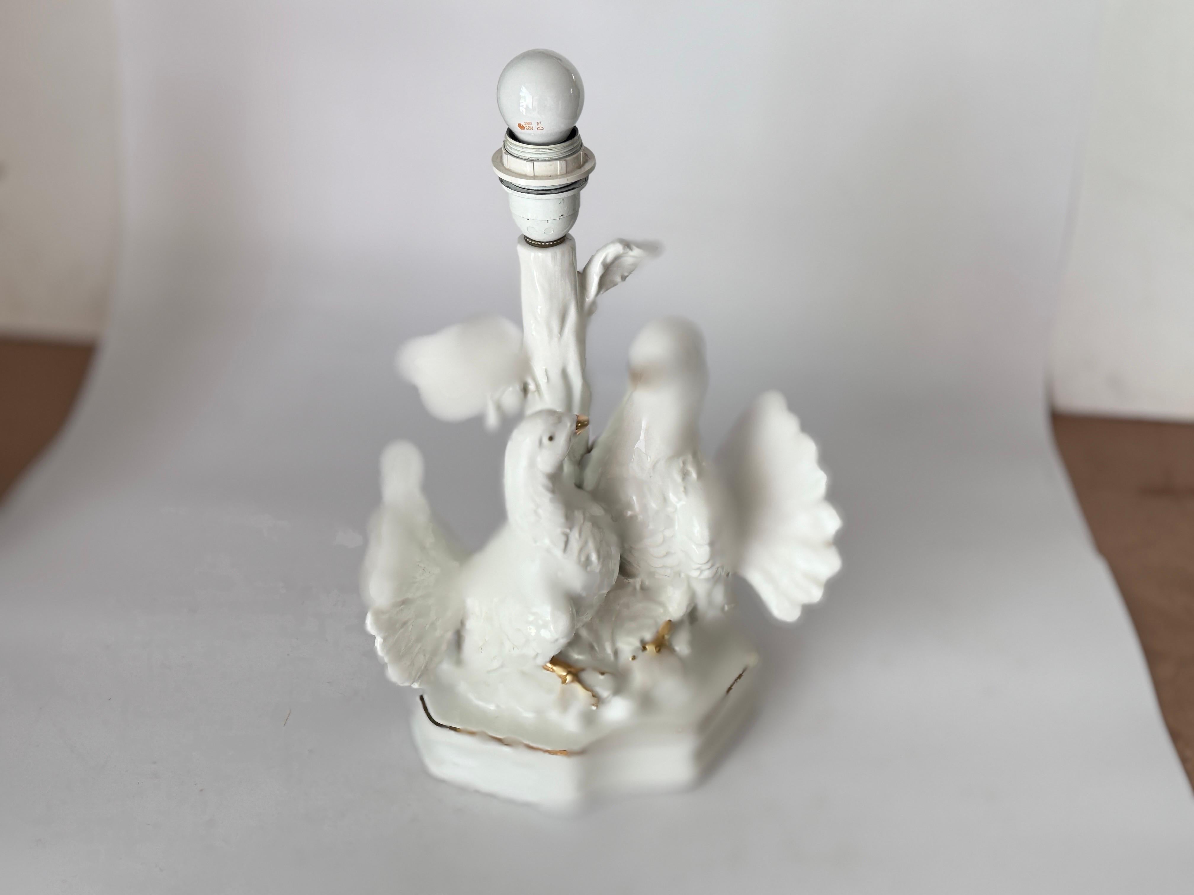 Weiße Keramiklampe Repräsentativ für Colombes Frankreich 20. im Angebot 6