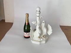 Lampe en céramique blanche représentant Colombes, France, 20e siècle