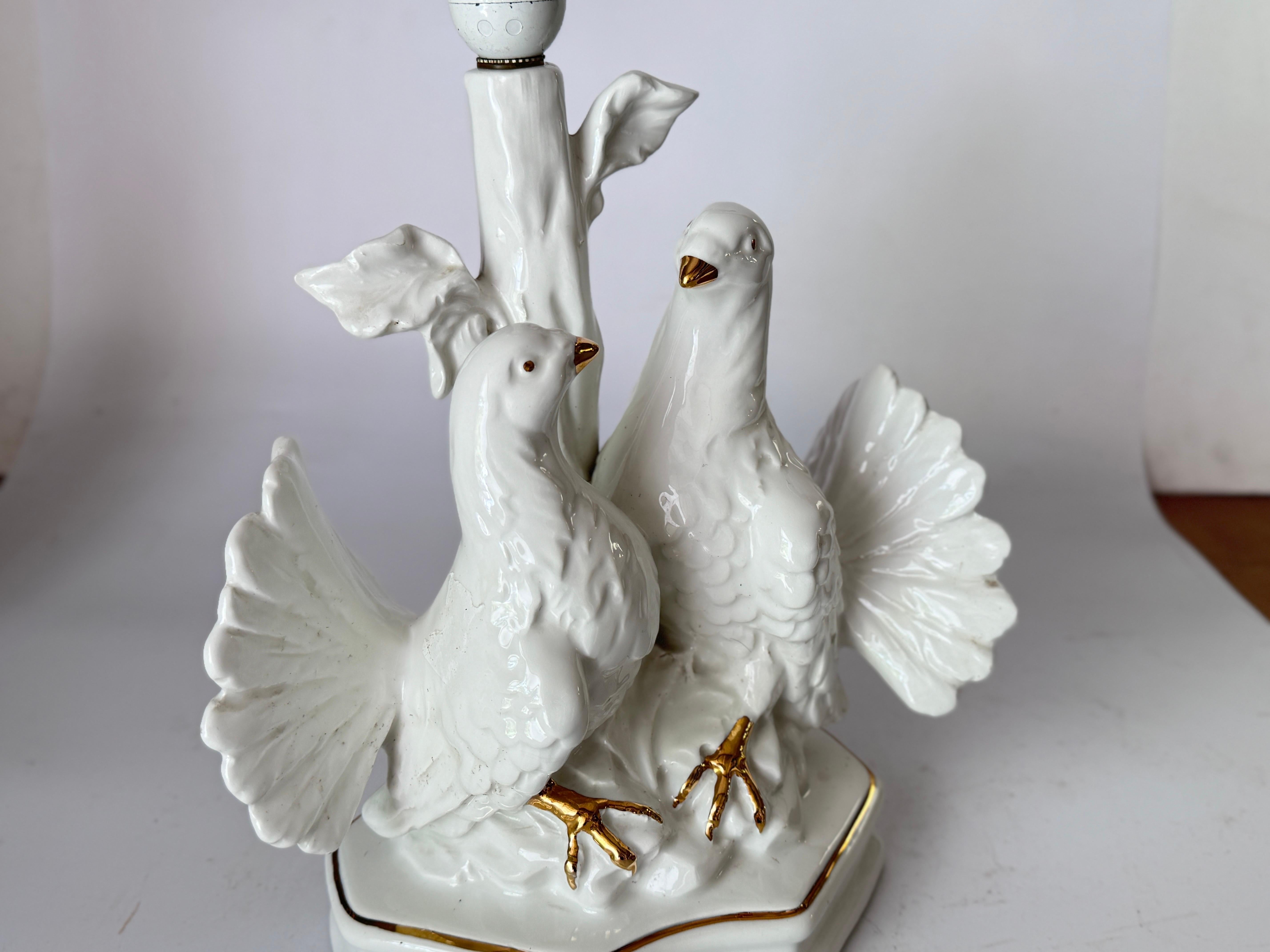Weiße Keramiklampe Repräsentativ für Colombes Frankreich 20. im Angebot 2