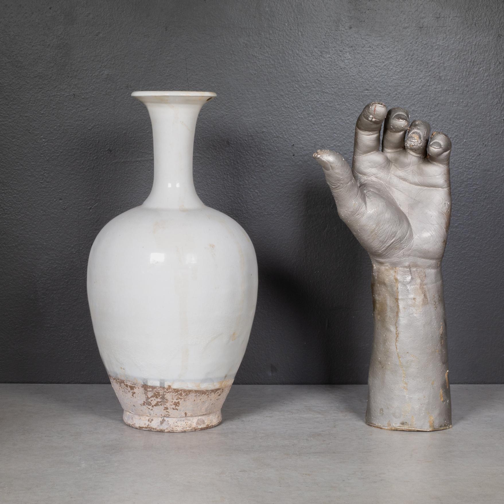 Poterie de lait à long col en céramique blanche Bon état - En vente à San Francisco, CA