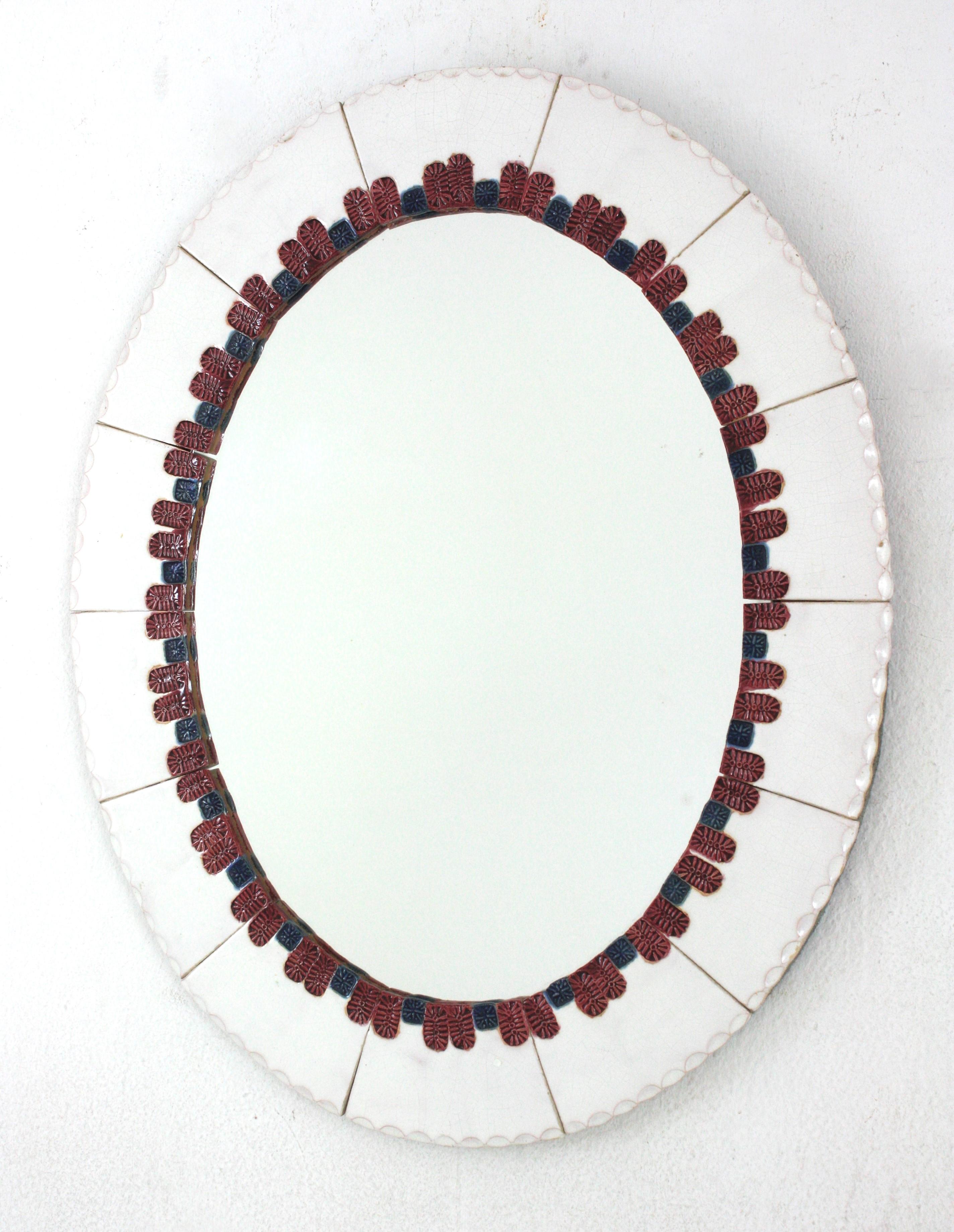 Miroir ovale en céramique blanche, Espagne, années 1960 en vente 2