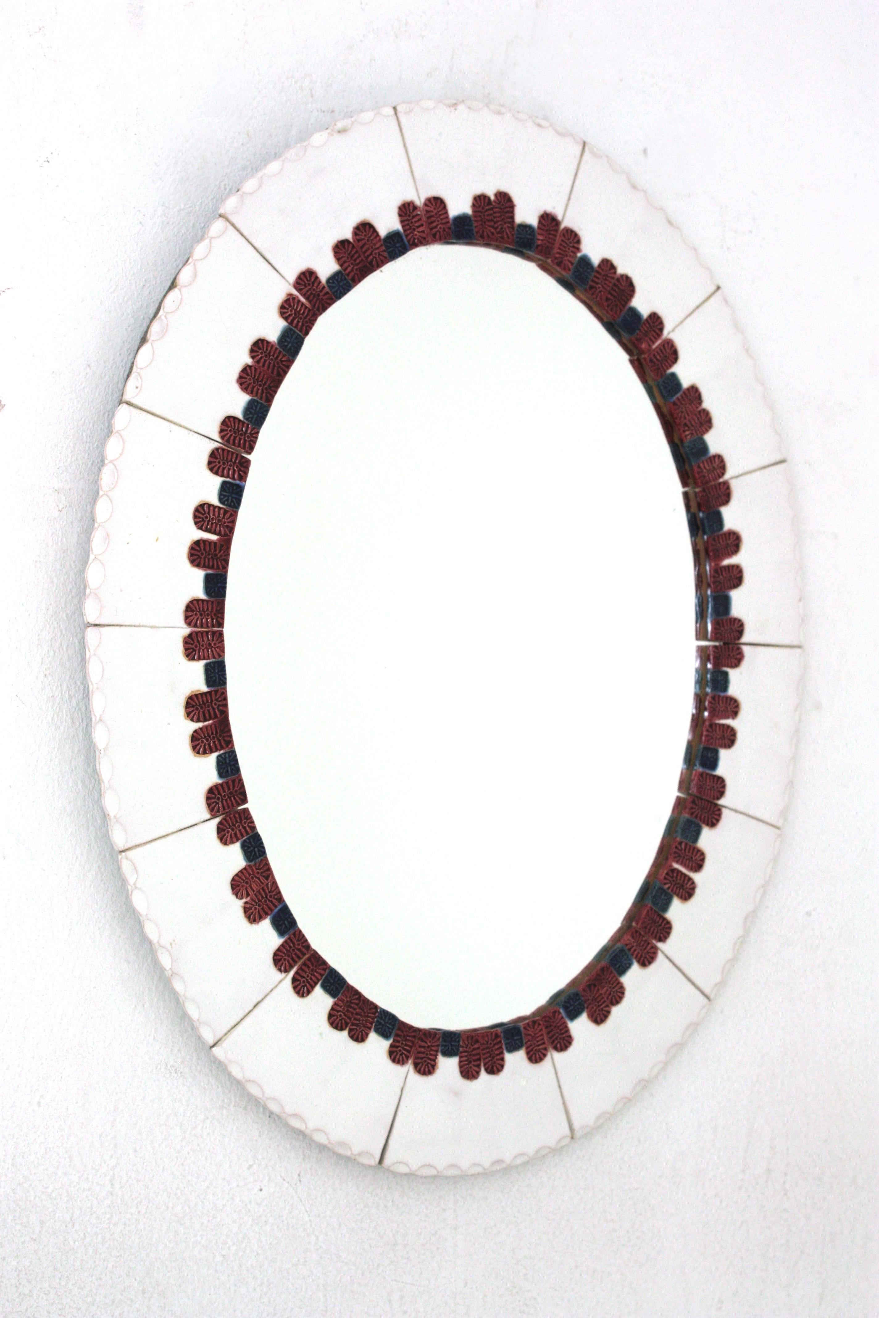 Mid-Century Modern Miroir ovale en céramique blanche, Espagne, années 1960 en vente