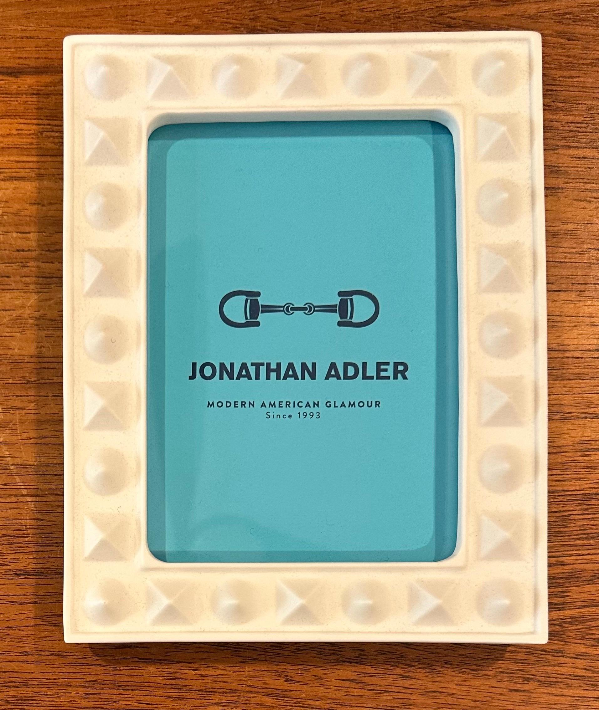 Marco de cerámica blanco de Jonathan Adler - Nuevo en caja en venta 1