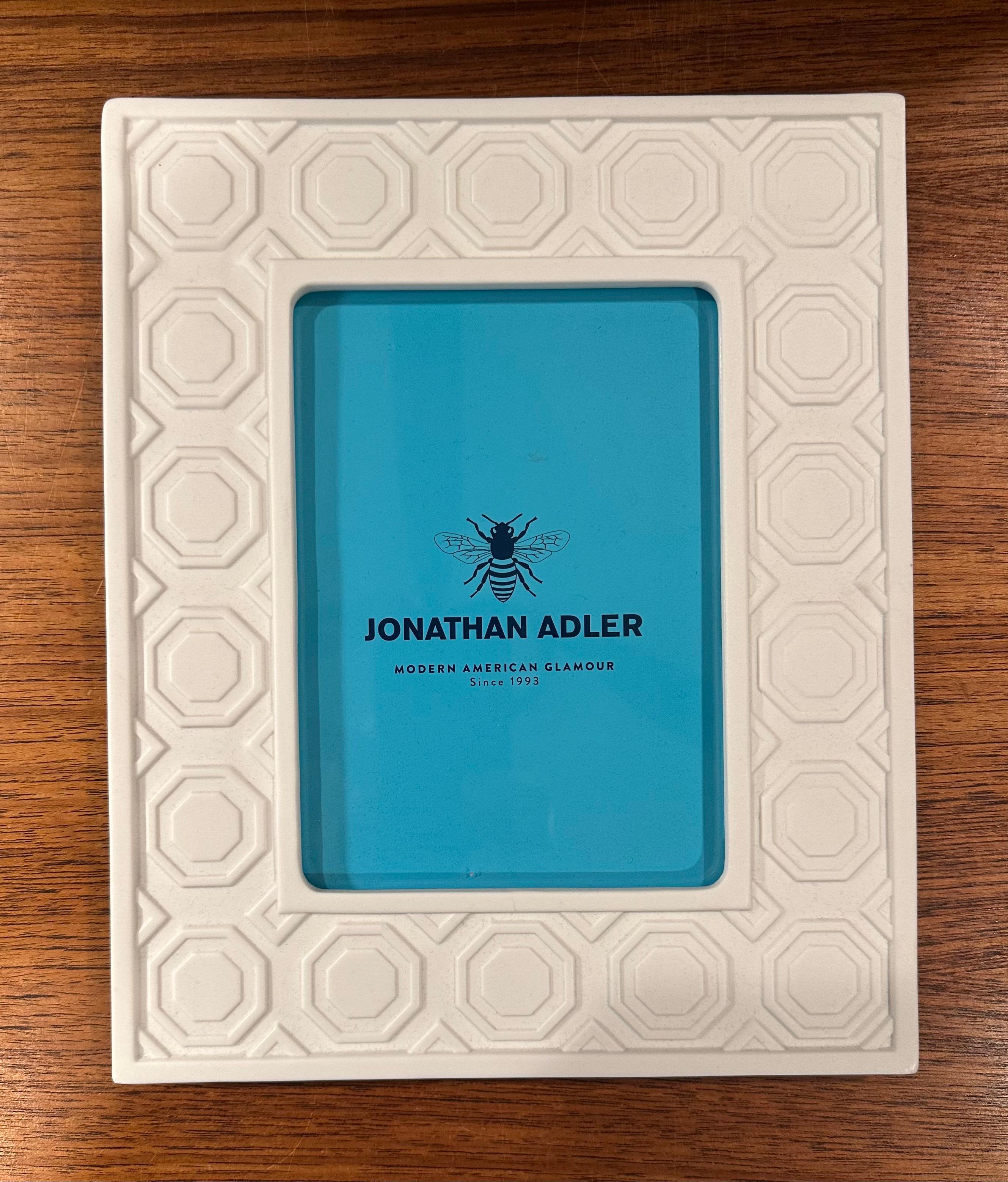 Cadre photo en céramique blanche par Jonathan Adler - New in Box en vente 2