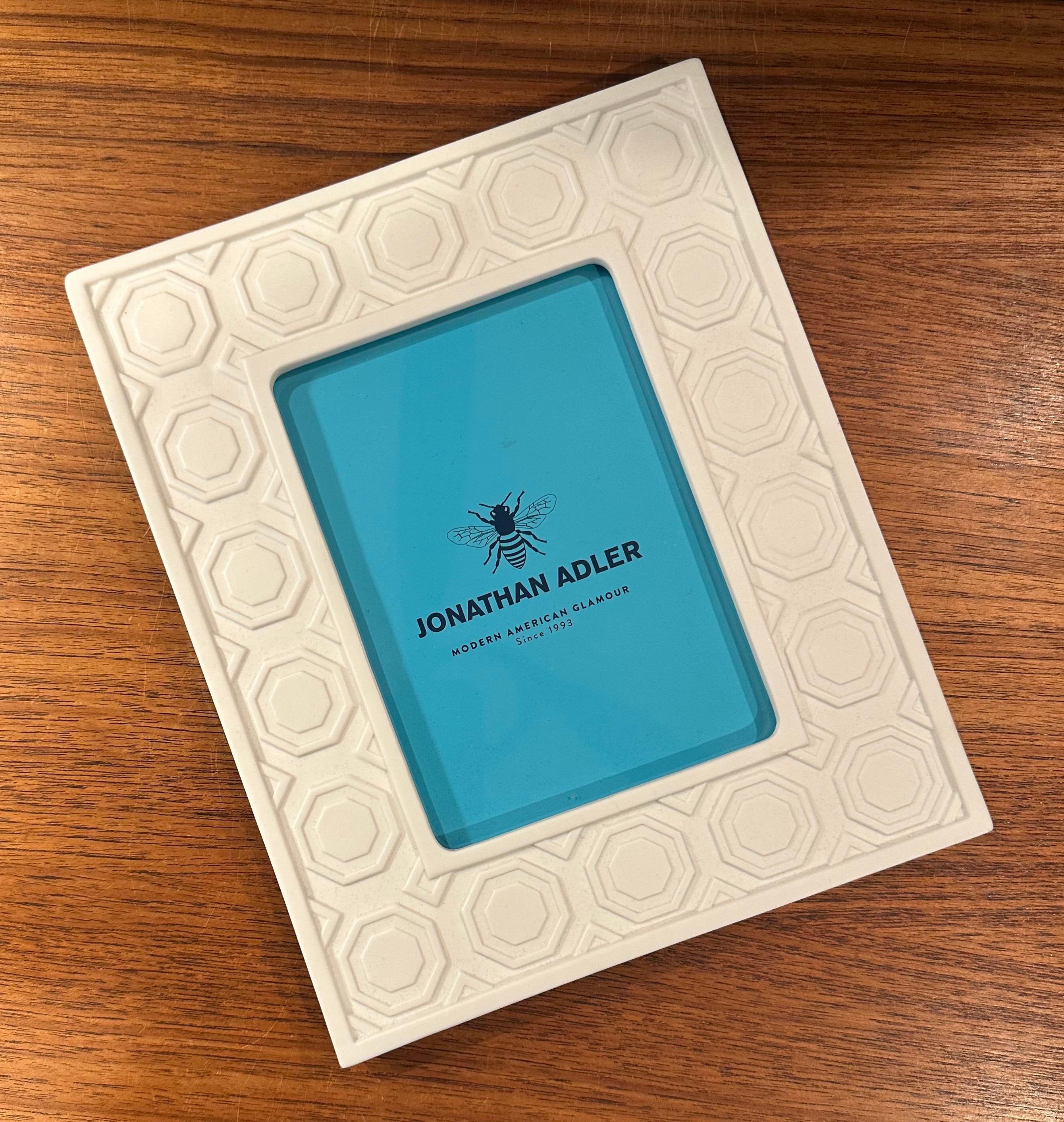 Cadre photo en céramique blanche par Jonathan Adler - New in Box en vente 3