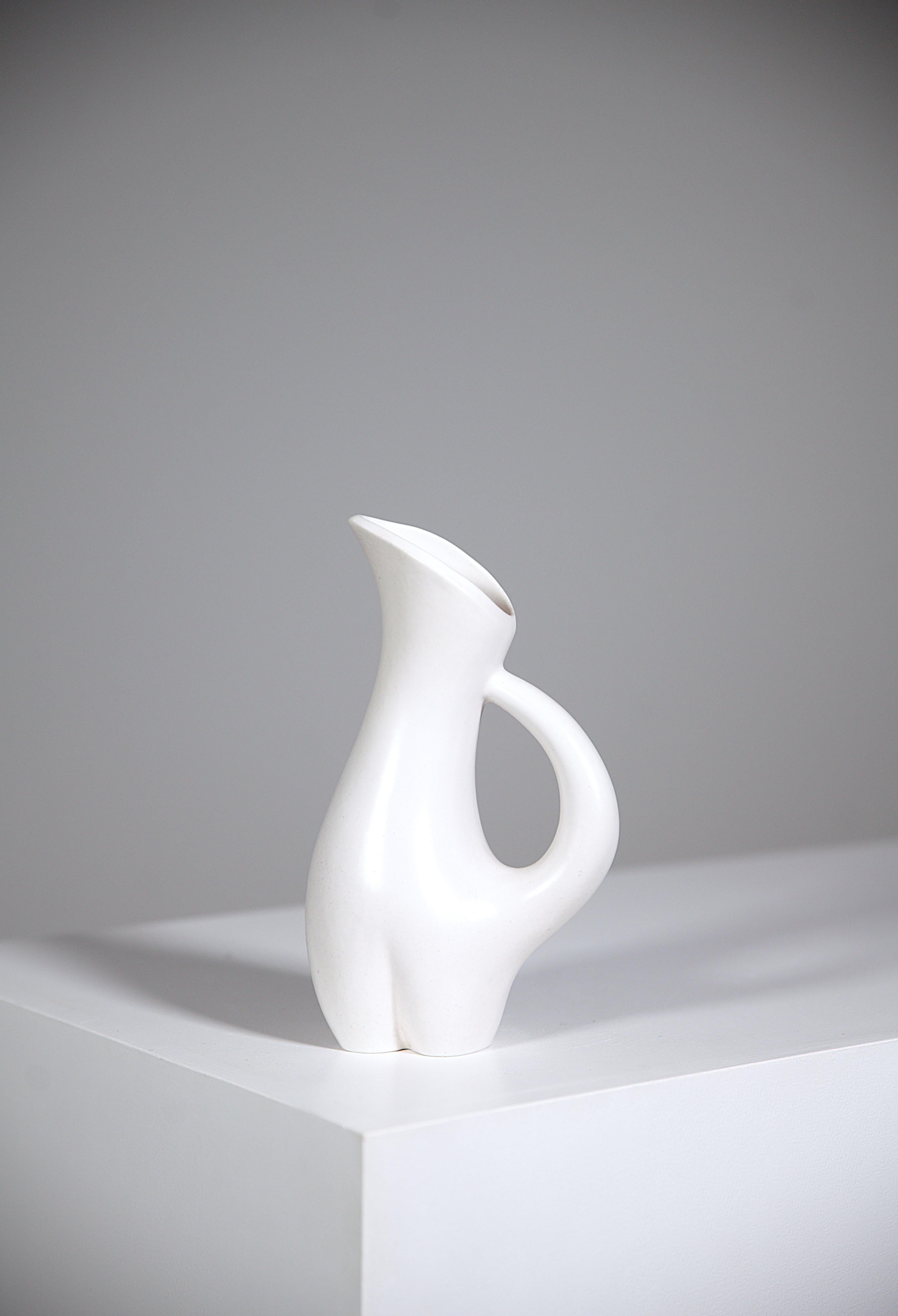 Brocca di Pol Chambost

Non firmato

Model : 1038

In raso bianco.

Linea elegante per questa brocca scultura.