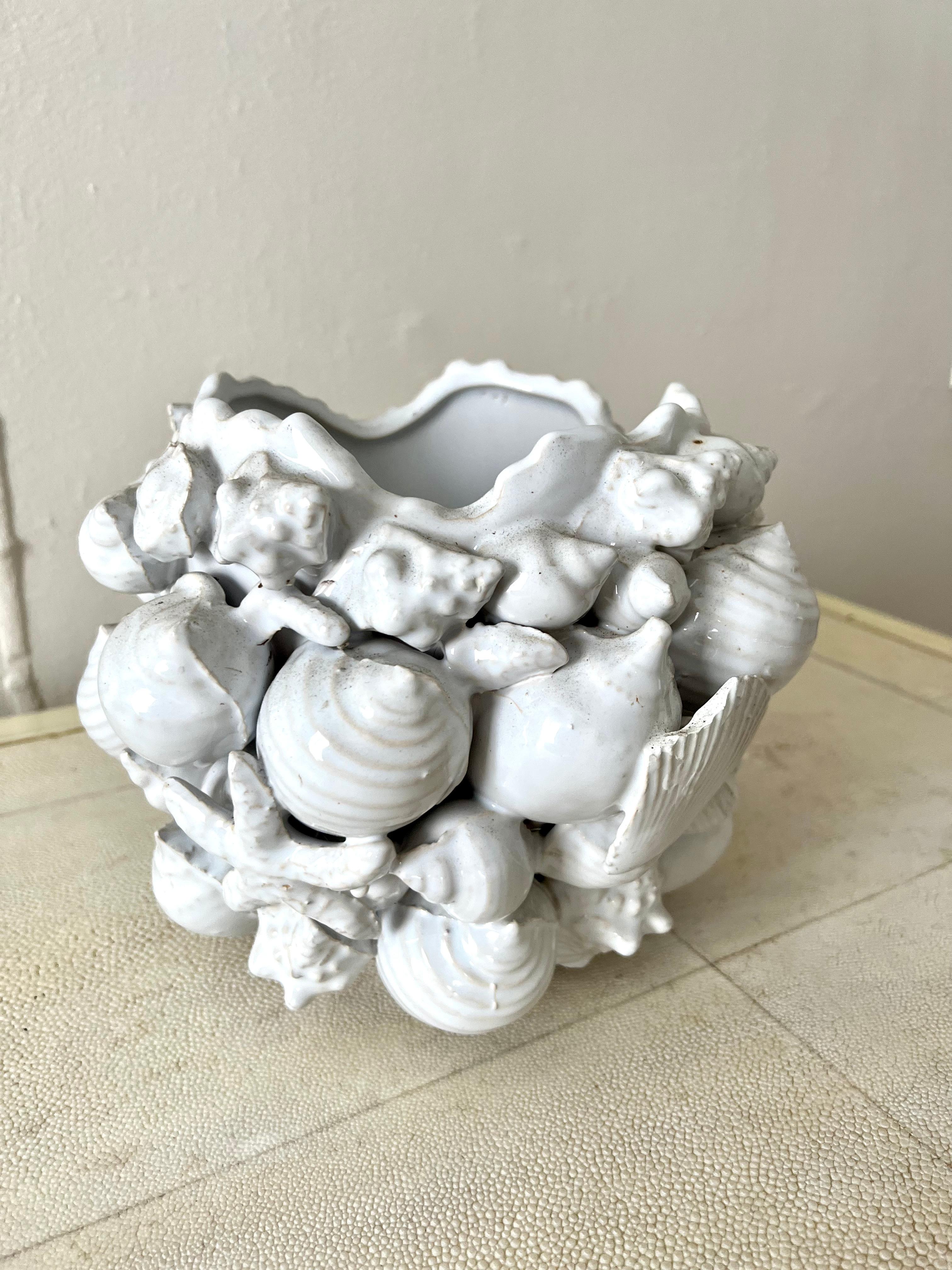 White Ceramic Porcelain Planter Jardiniere with Shell Motif In Good Condition In Los Angeles, CA