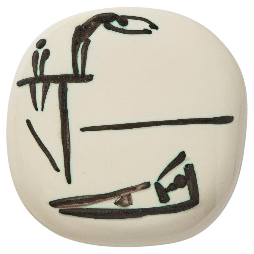 Weißer Pablo Picasso-Keramikteller ''Plongeurs''  im Angebot