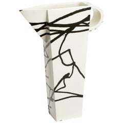 Brocca di produzione in ceramica bianca 01 con decalcomanie serigrafiche nere