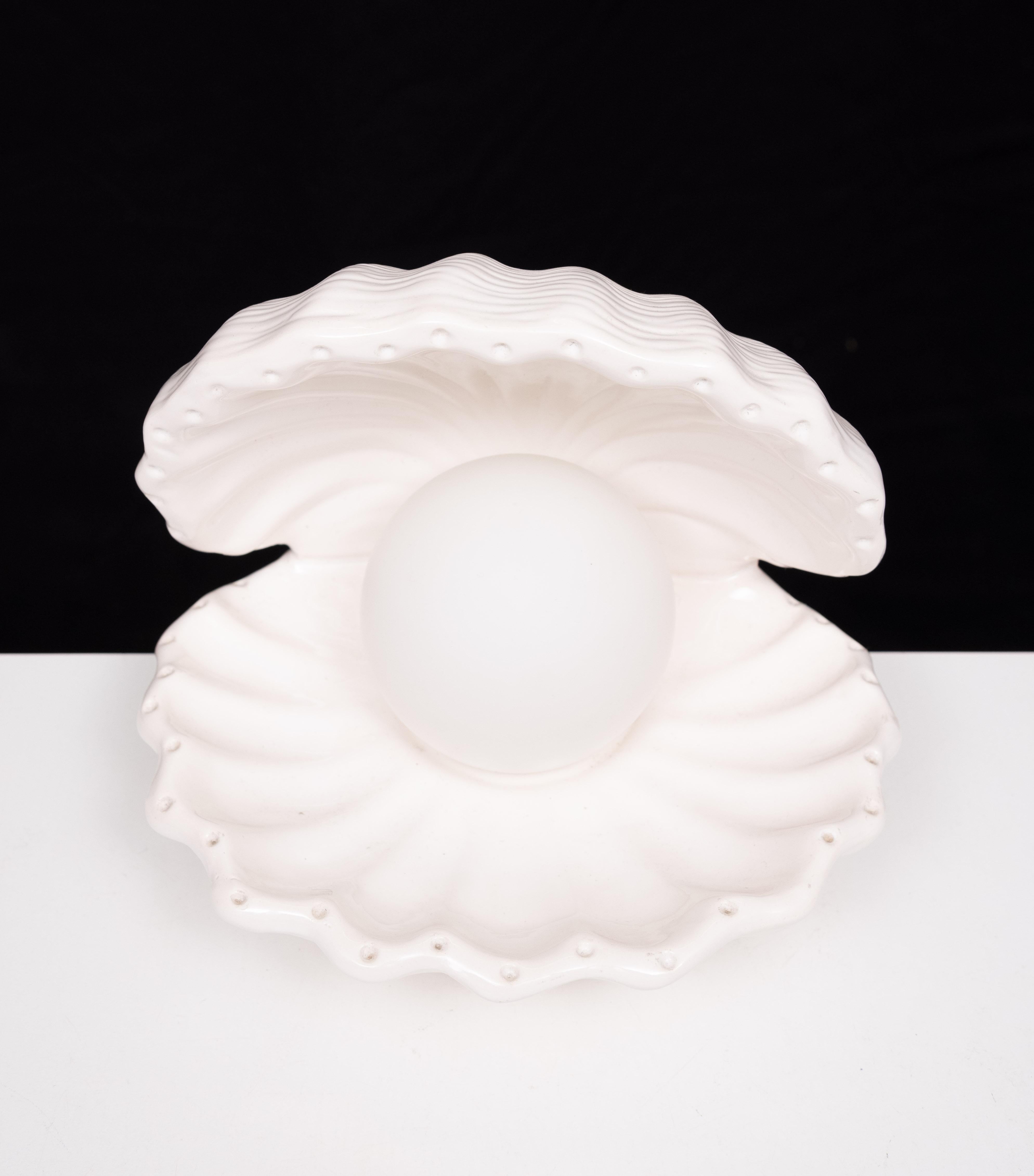 French White Ceramic Shell Table lamp  1970s For Sale