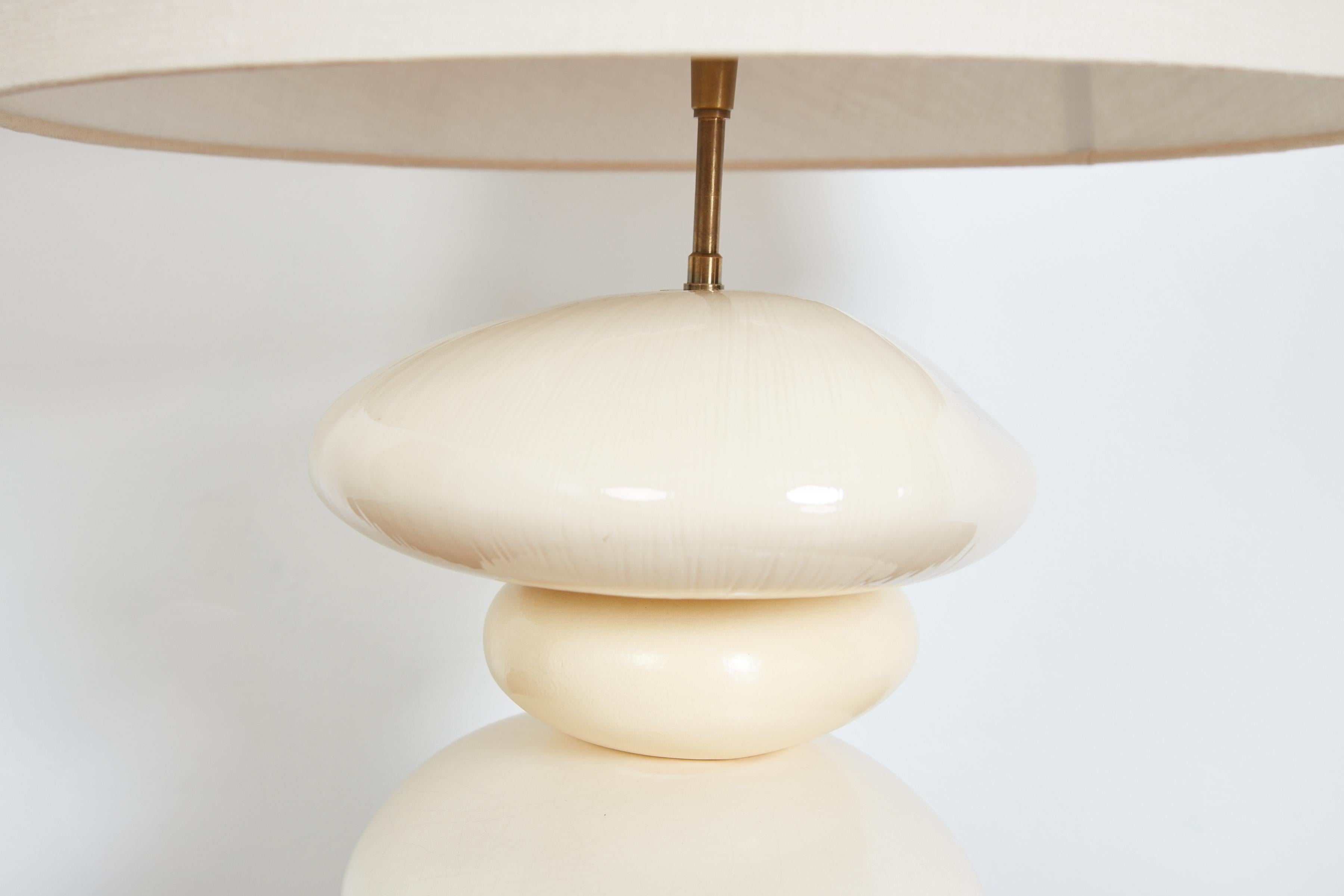 Weiße Keramik-Tischlampe  im Angebot 13
