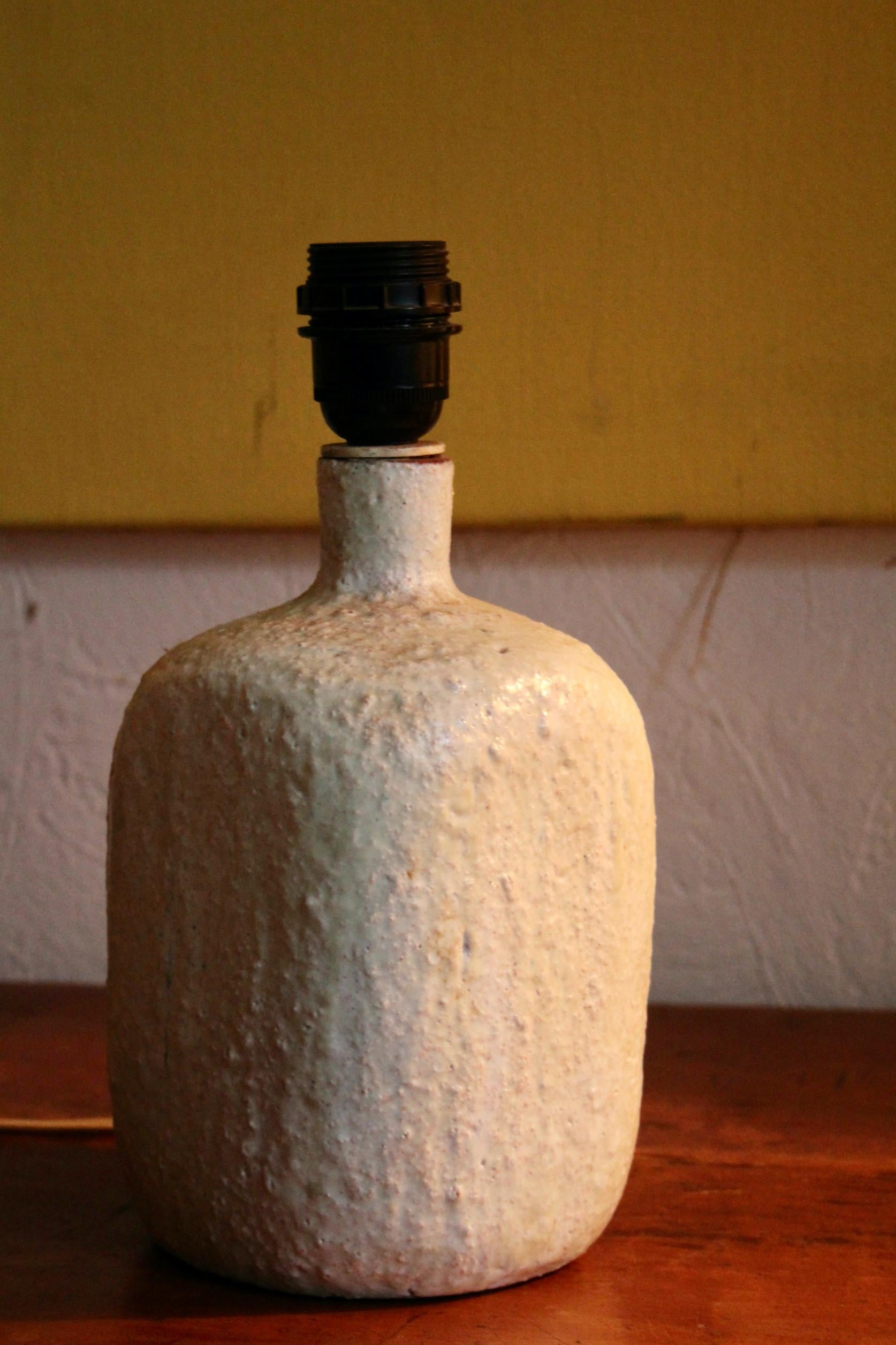 White ceramic table lamp For Sale 1