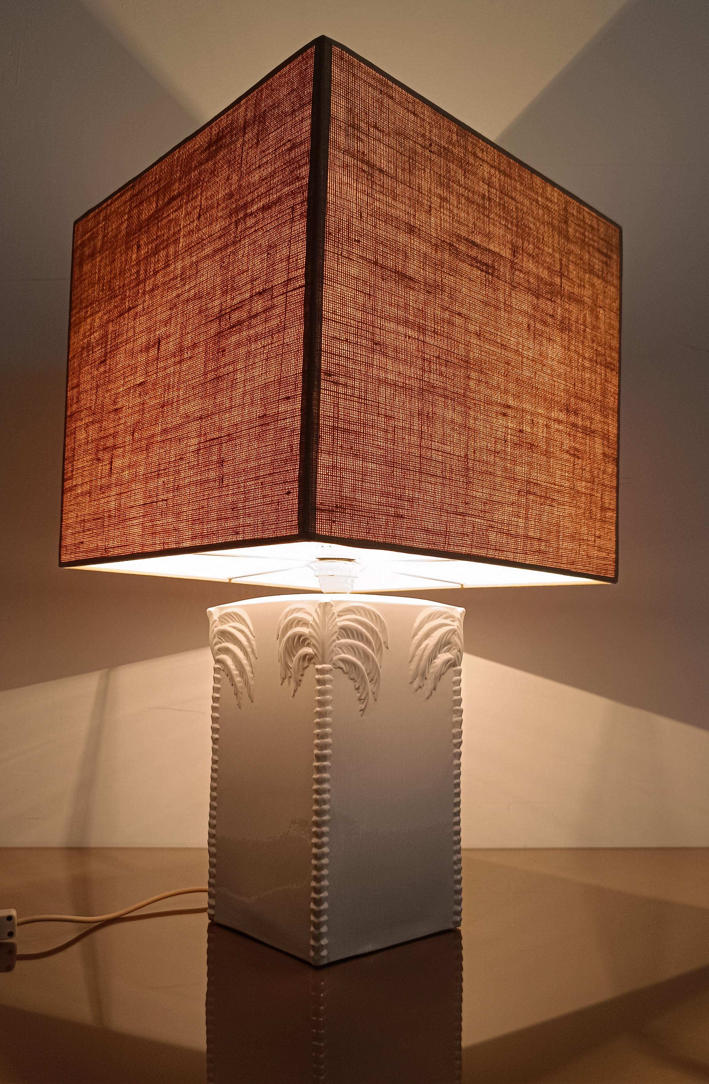 White Ceramic Table Lamp with with Palm Tree Decor, Vivai del Sud Style, 70s For Sale 4