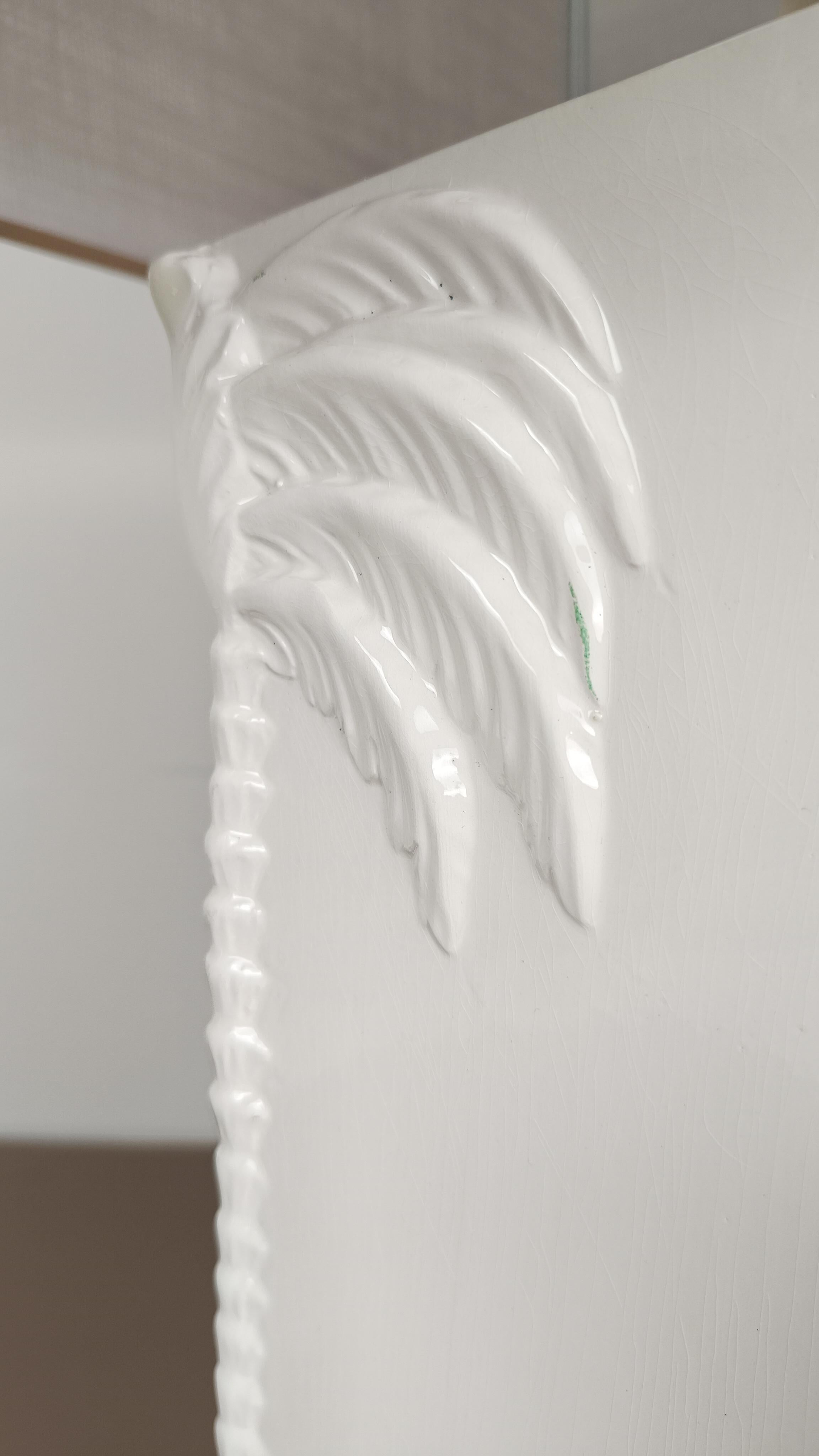 White Ceramic Table Lamp with with Palm Tree Decor, Vivai del Sud Style, 70s For Sale 13