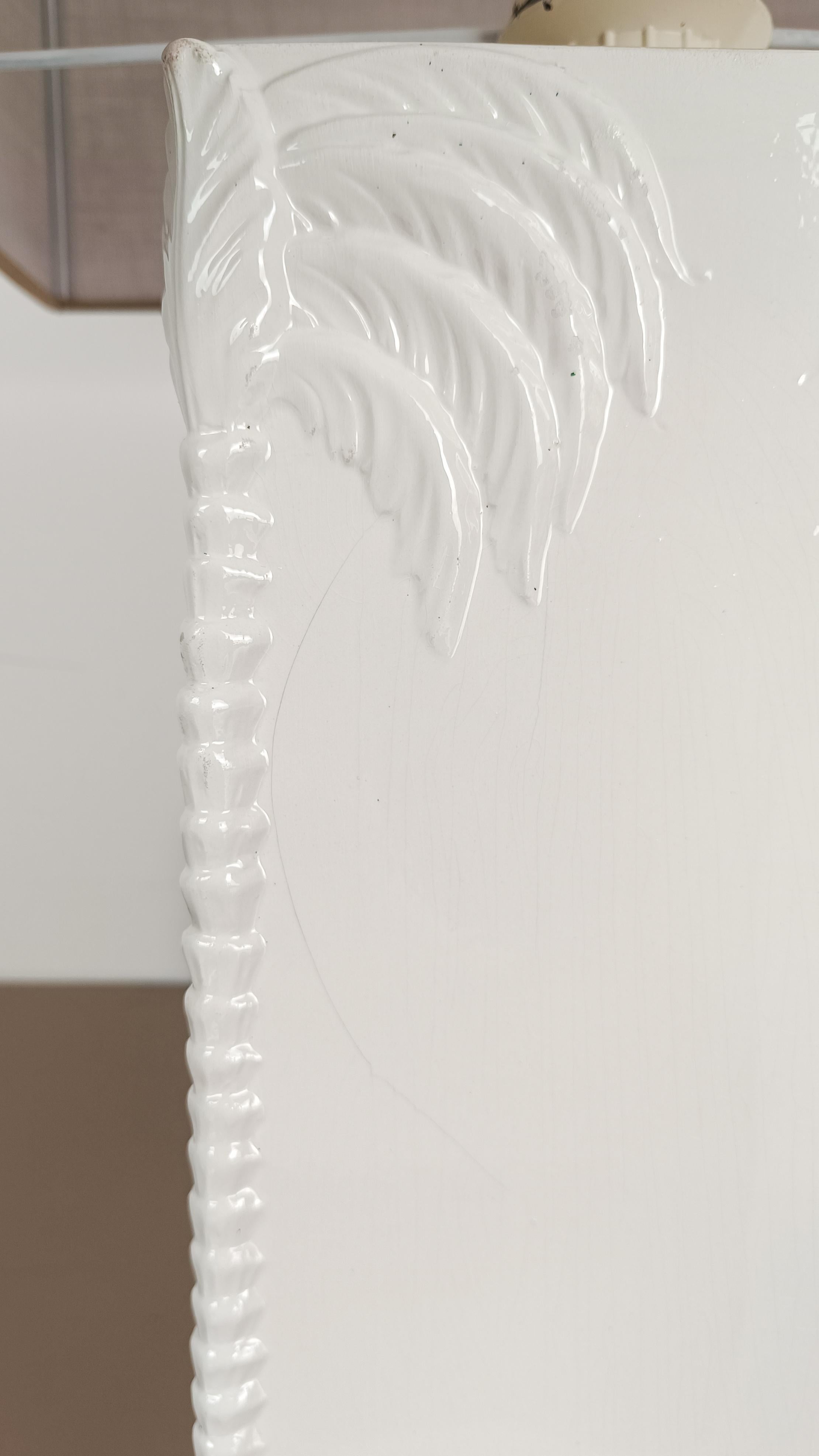 White Ceramic Table Lamp with with Palm Tree Decor, Vivai del Sud Style, 70s For Sale 2