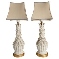 Lampes de table en céramique blanche avec motif de fleurs par Bondia, Espagne, années 1950, ensemble de 2