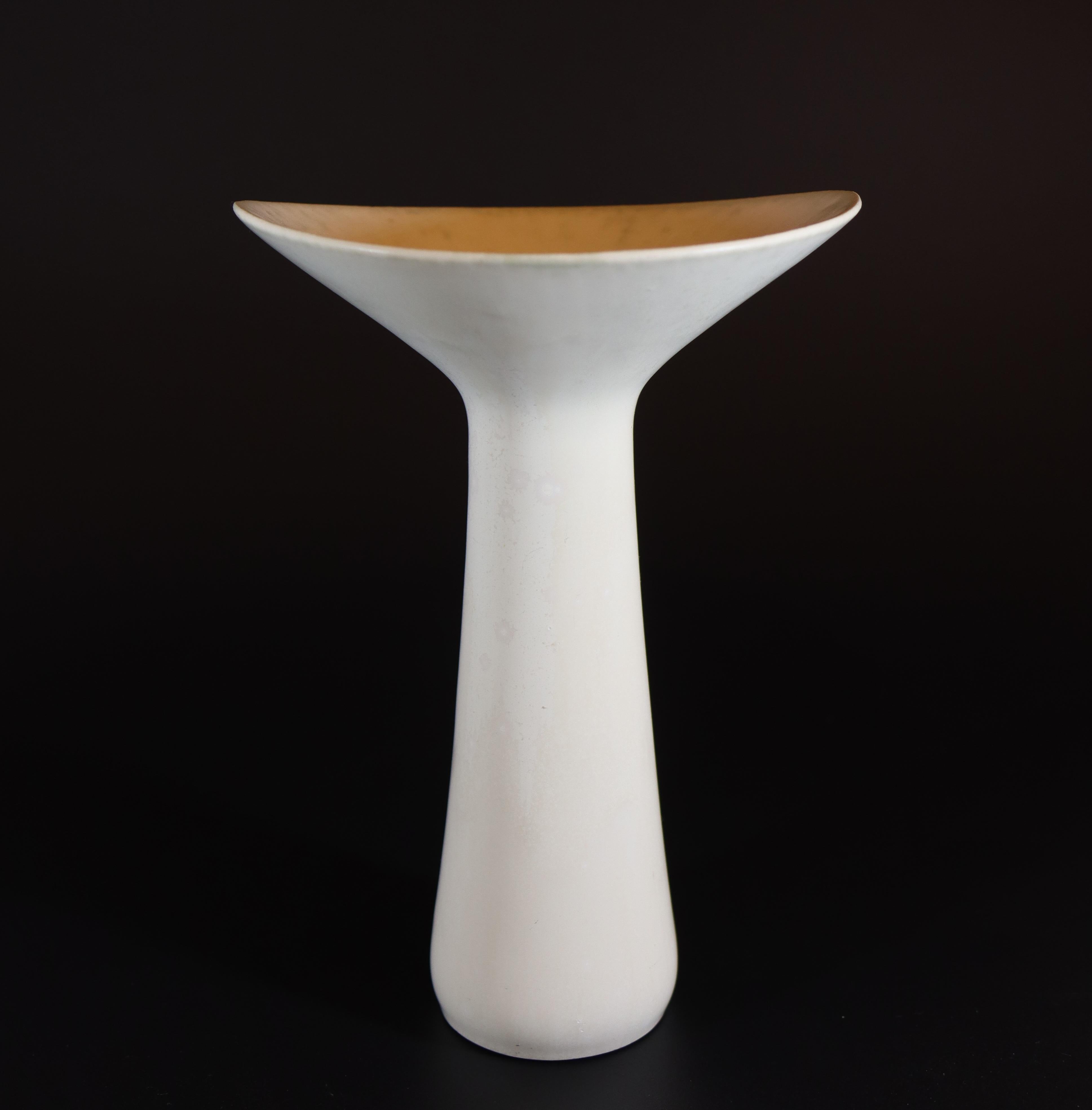 Scandinavo moderno Vaso di ceramica bianca - Carl-Harry Stålhane - Rörstrand Midcentury Modern in vendita