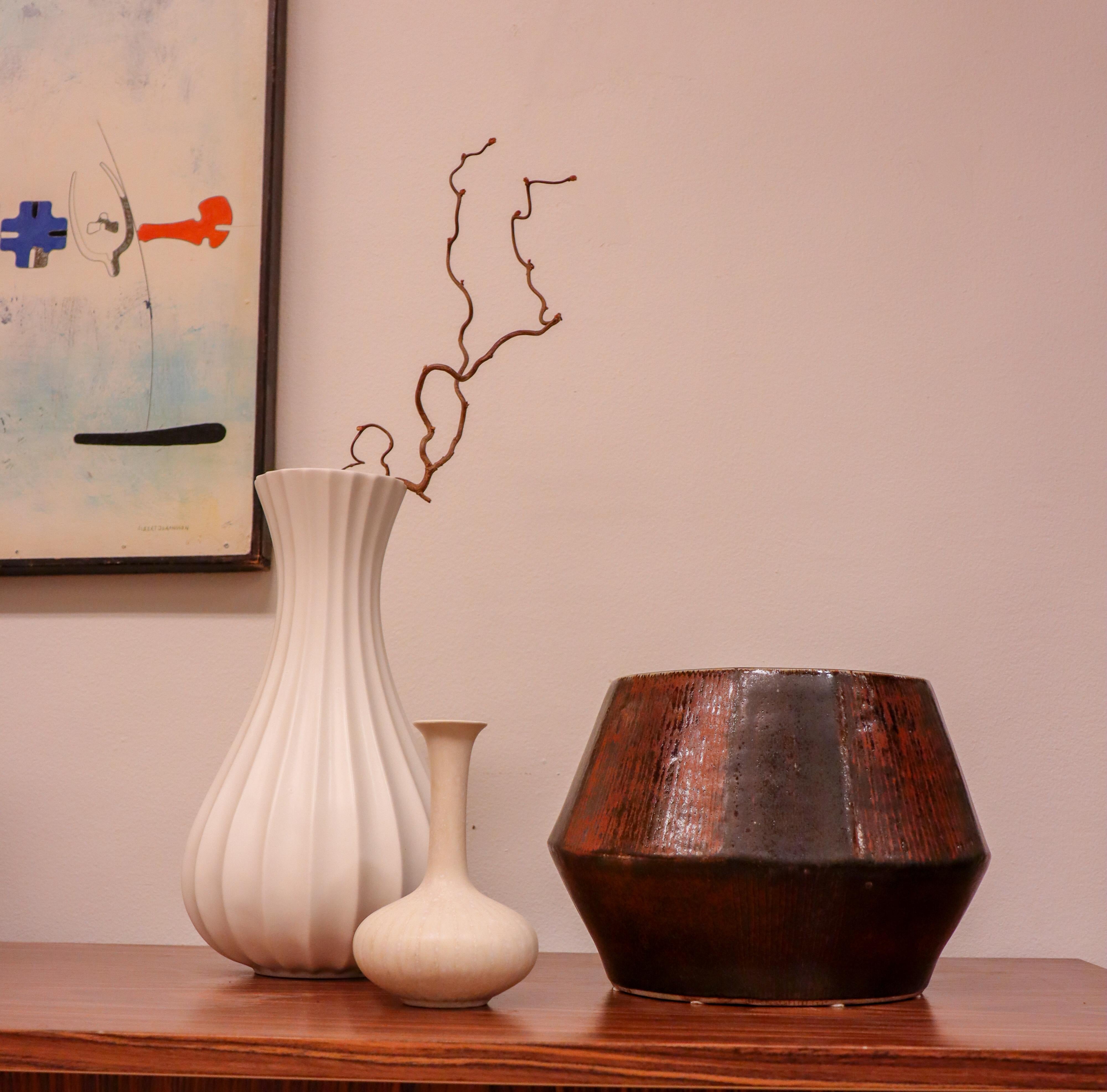 Vase en céramique blanche, Pia Rönndahl Rörstrand, The Scandinavian Modern en vente 3