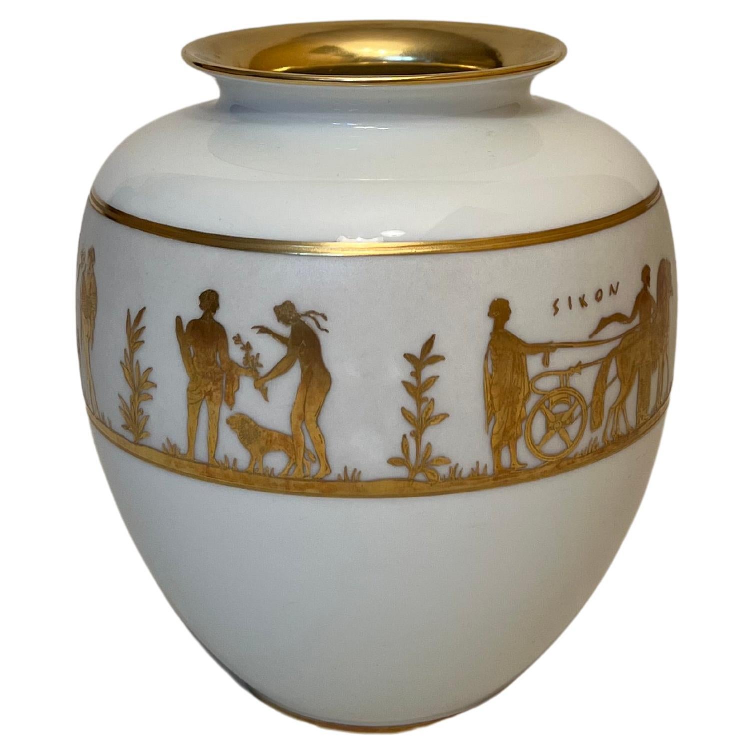 White Ceramic Vase with Gold Screen-Printing, "Creazioni Finzi", Firenze 1950 For Sale