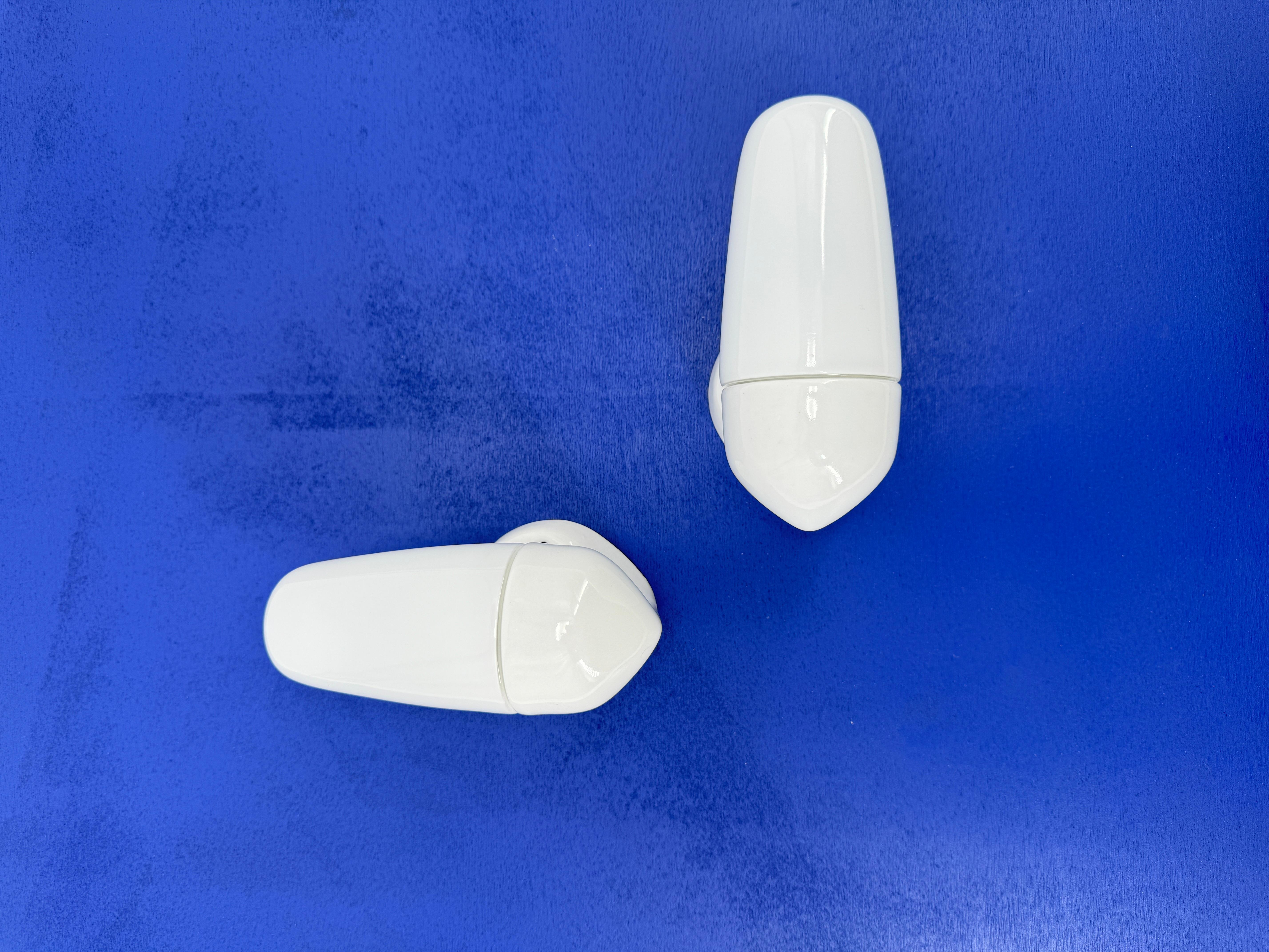 Mid-Century Modern Lampe murale en céramique blanche par Wilhelm Wagenfeld pour Lindner des années 1950 en vente