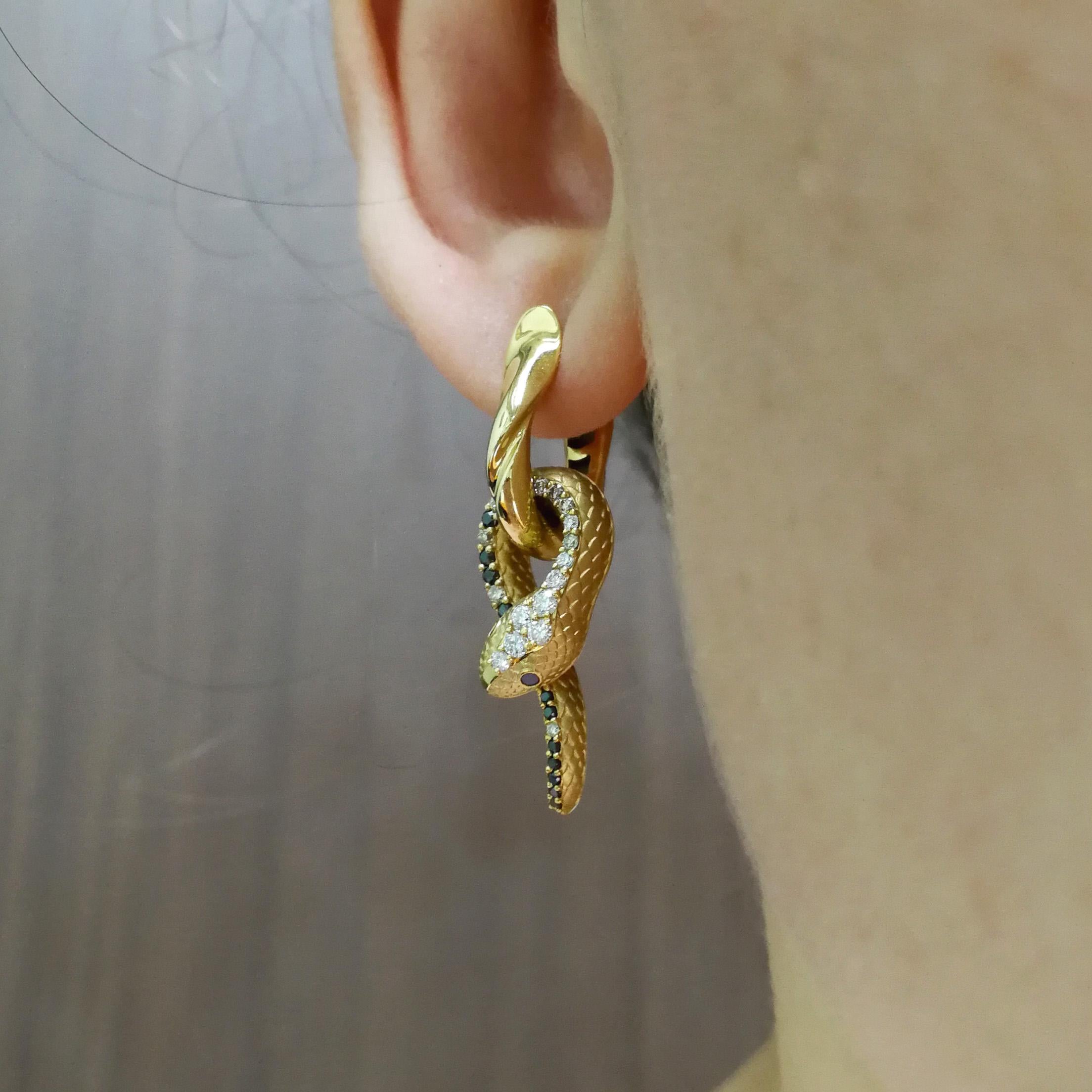 White, Champagne and Black Diamonds 18 Karat Yellow Gold Snake Earrings For Sale 4